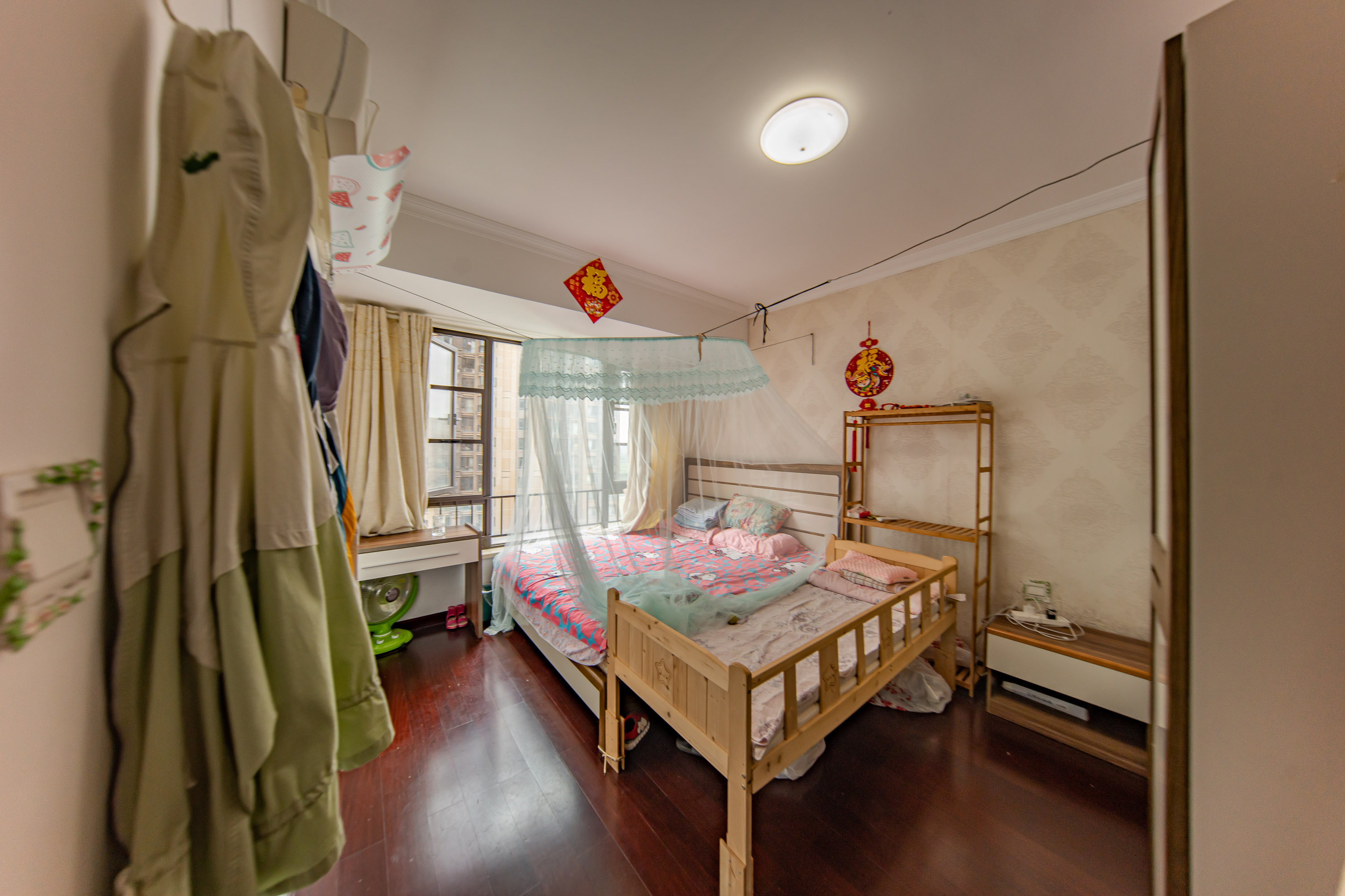 中海国际一期  3室2厅1卫    73.0万卧室