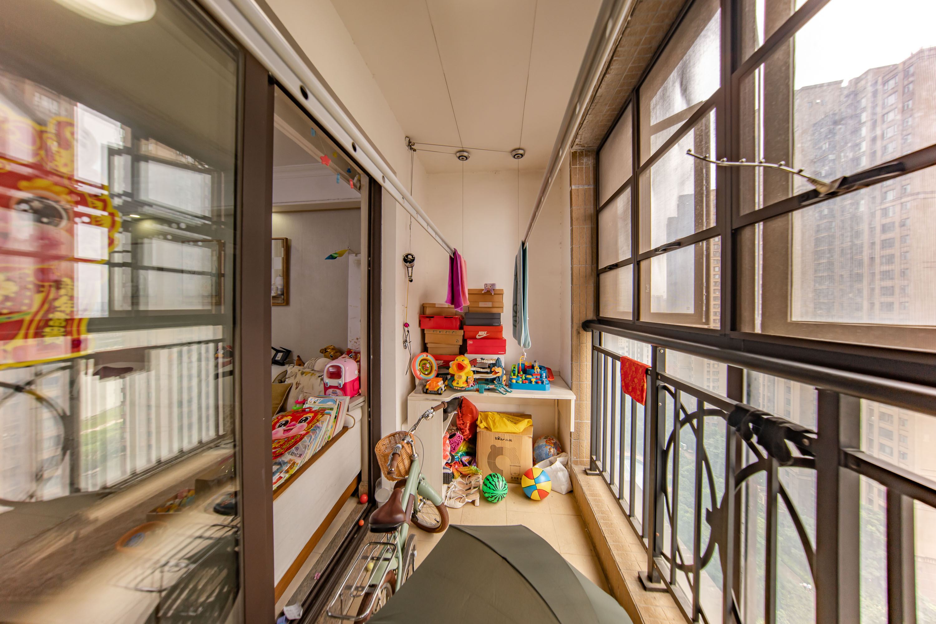 中海国际一期  3室2厅1卫    73.0万阳台