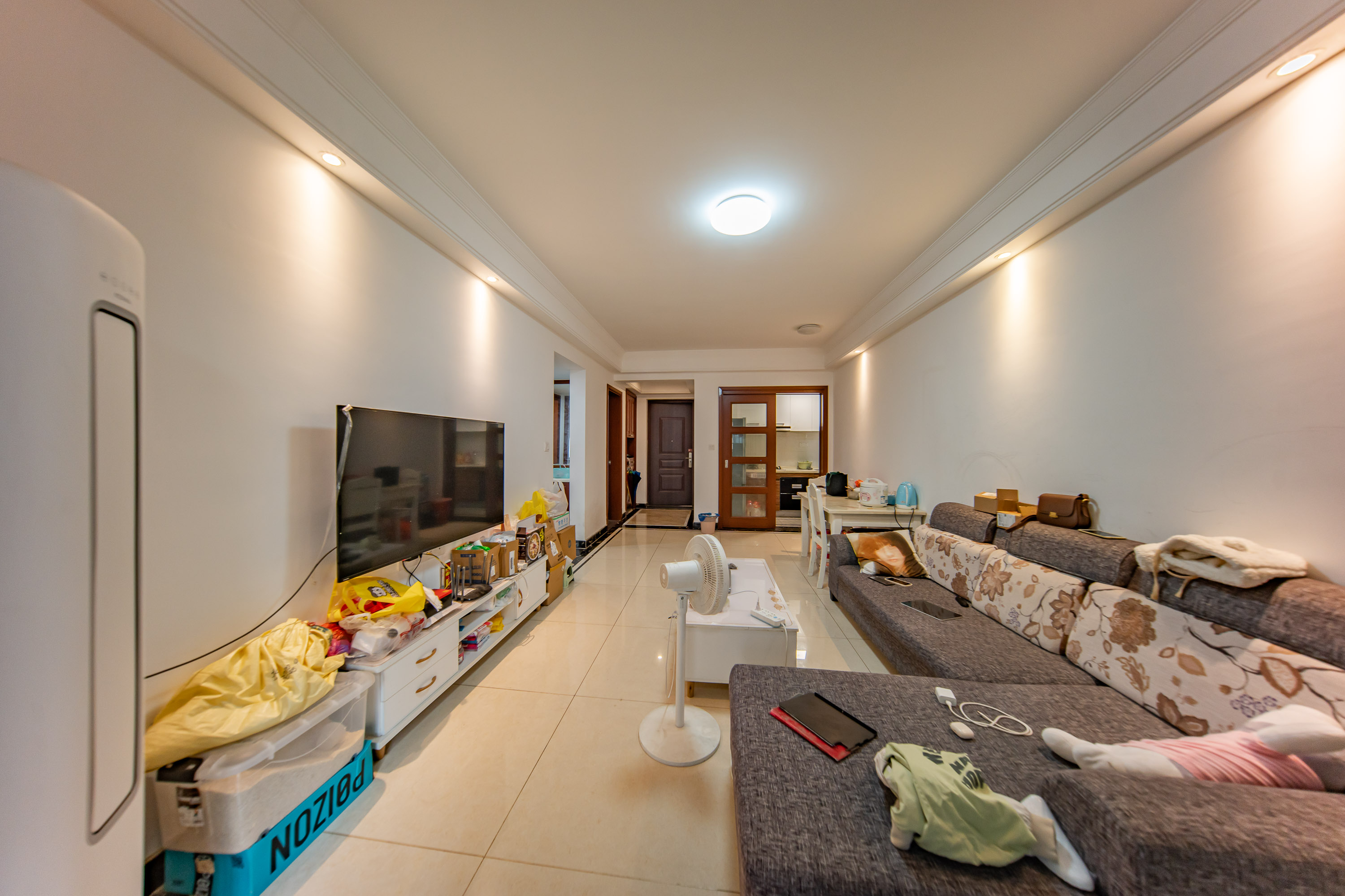 中海国际二期 2室2厅1卫 78.0万 中海国际二期 2室2厅1卫 78.0万客厅