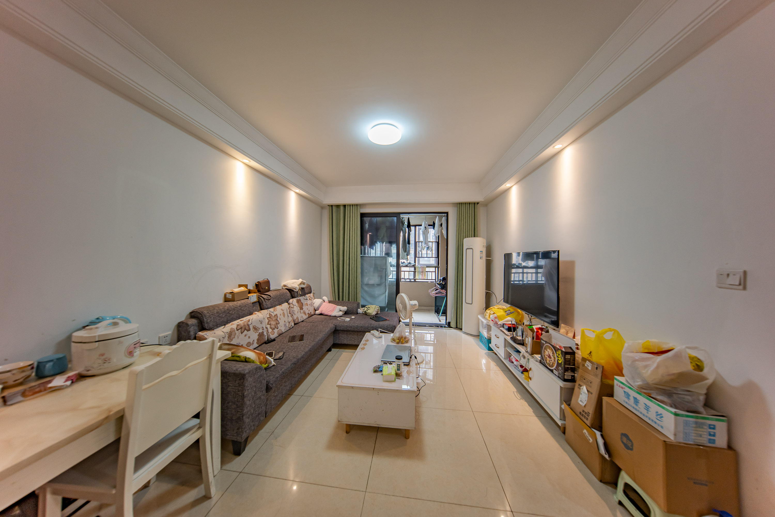 中海国际二期 2室2厅1卫 78.0万 中海国际二期 2室2厅1卫 78.0万客厅