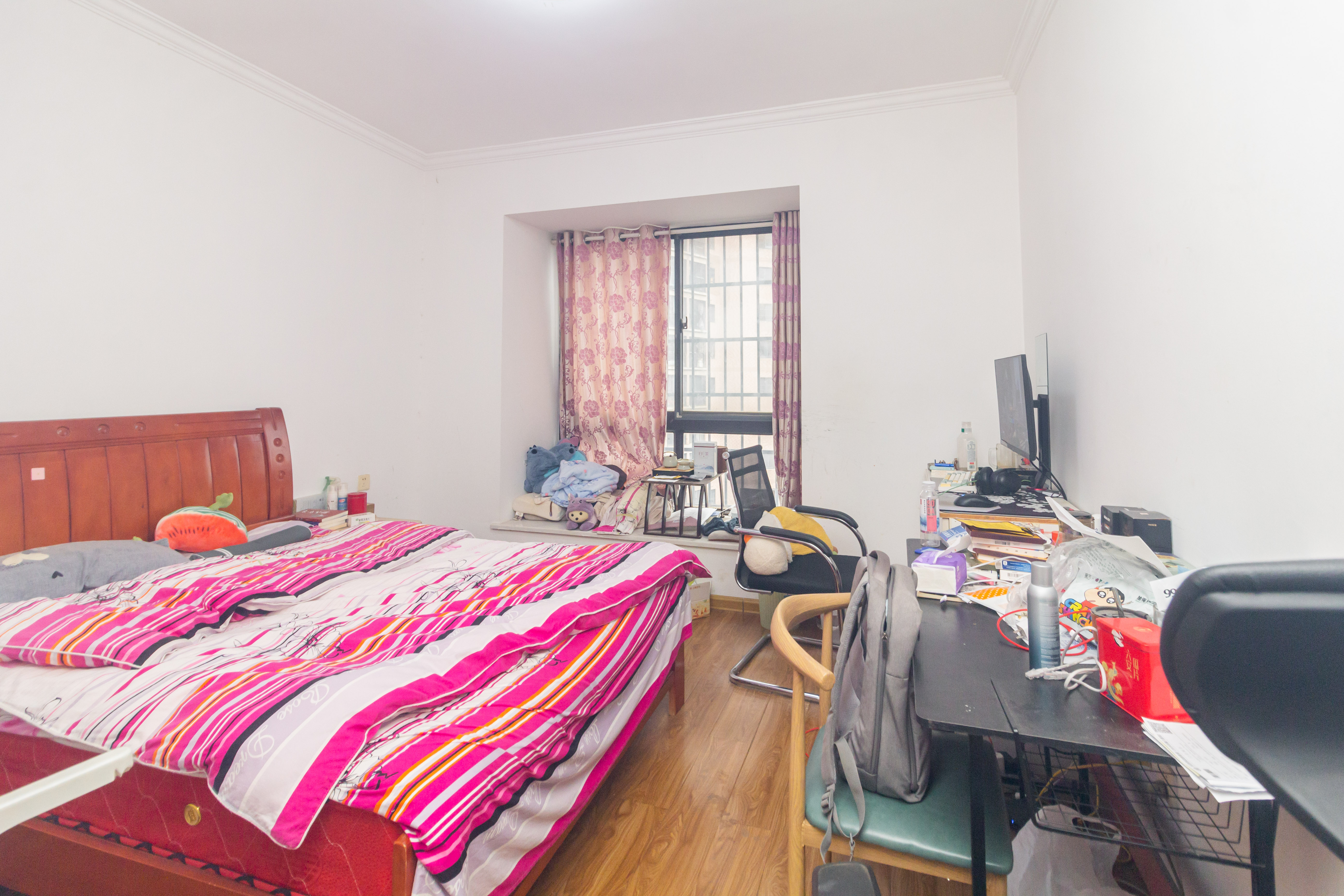 康桥长郡 3室2厅2卫 68.0万 康桥长郡 3室2厅2卫 68.0万卧室