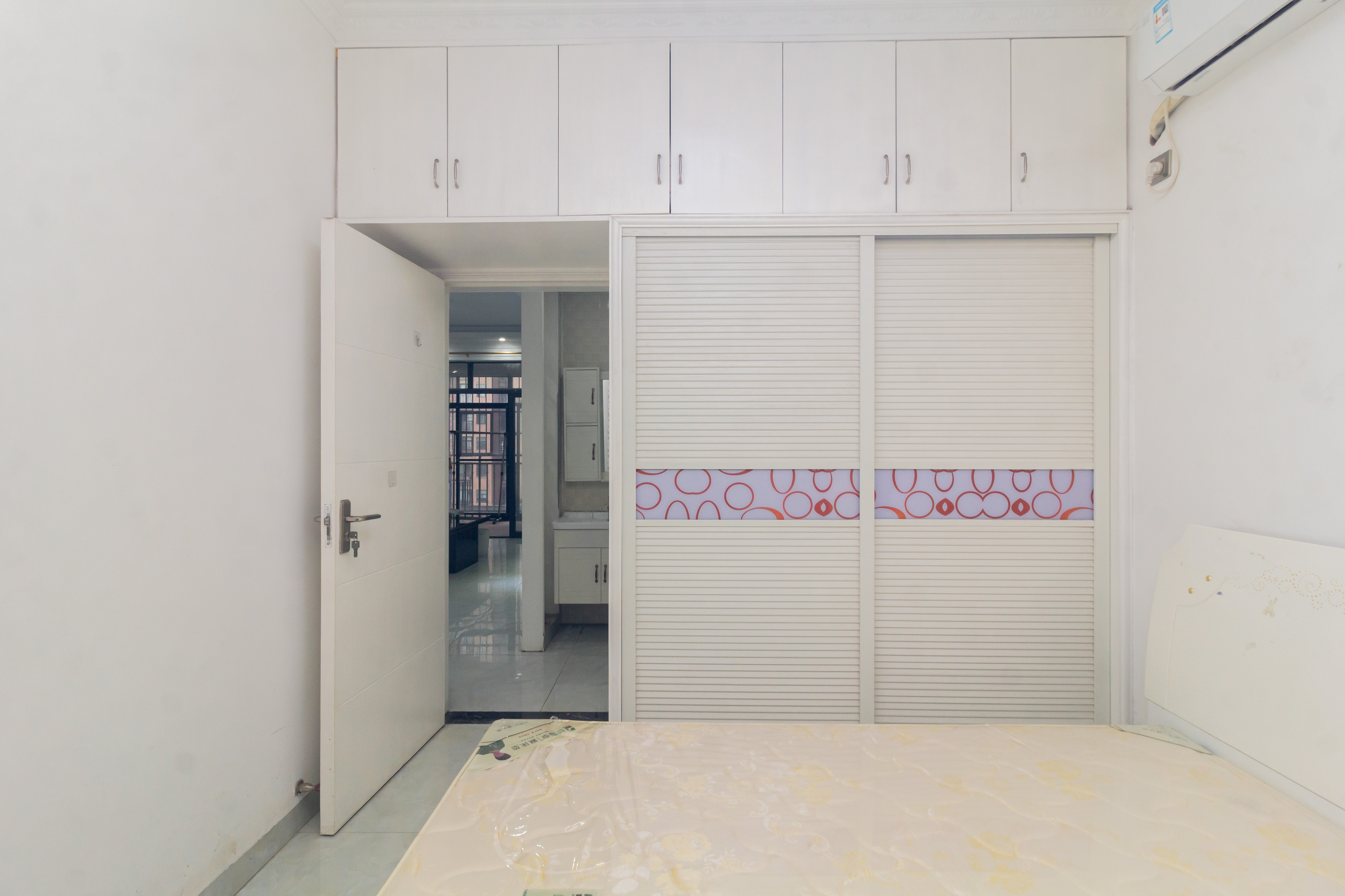 康桥长郡  3室2厅2卫   76.80万卧室