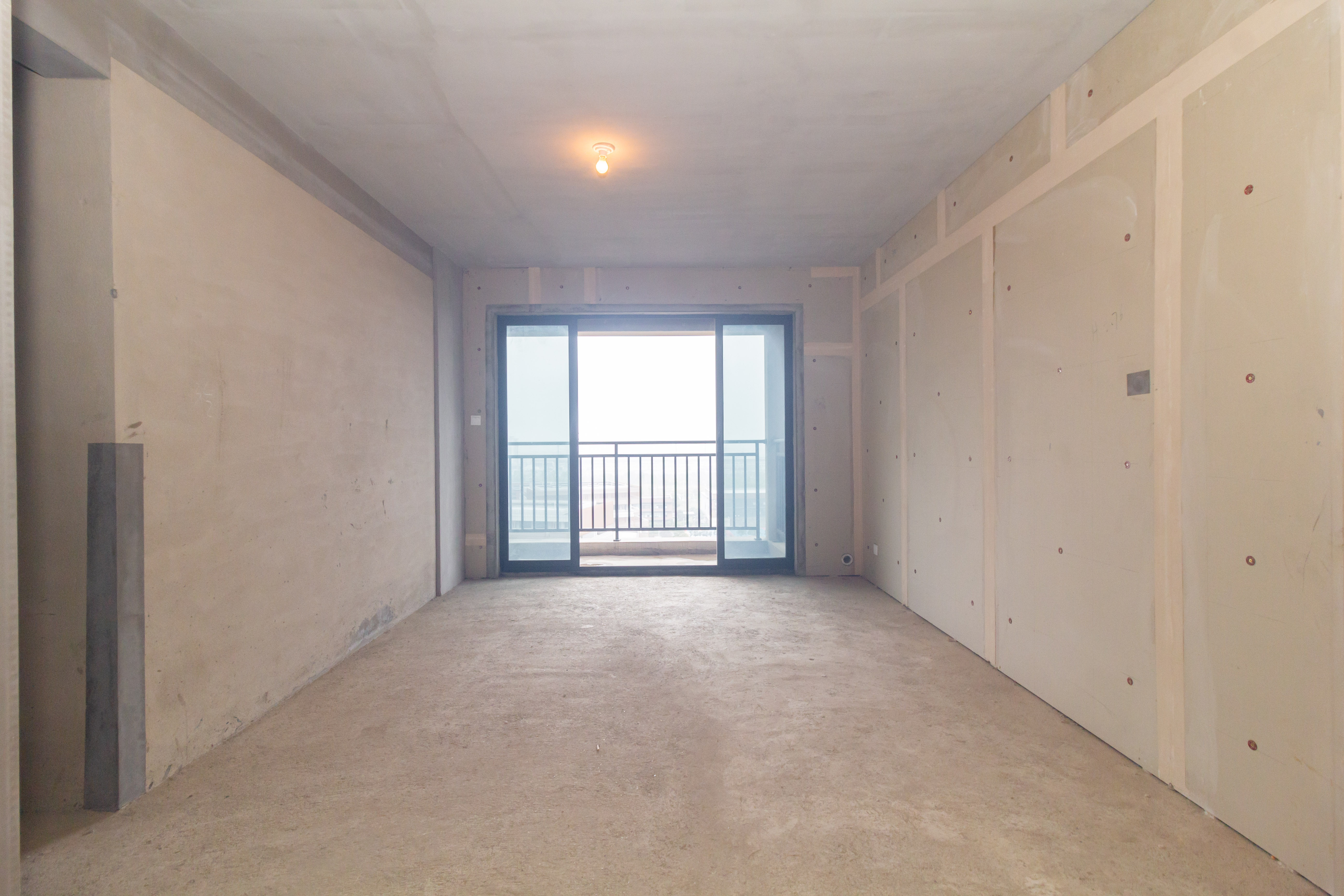 日盛湖湘花苑  3室2厅1卫    74.8万客厅