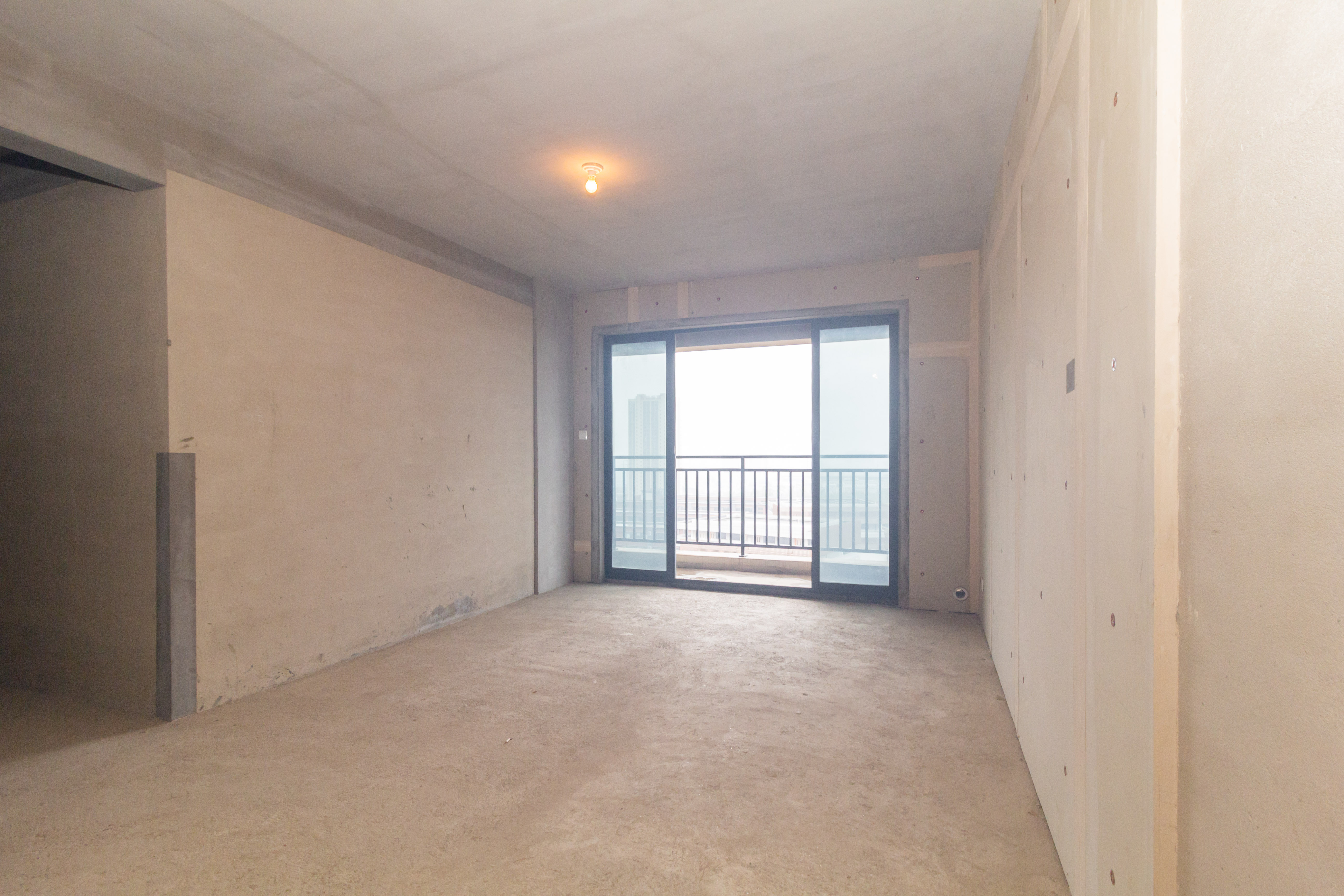 日盛湖湘花苑  3室2厅1卫    74.8万客厅