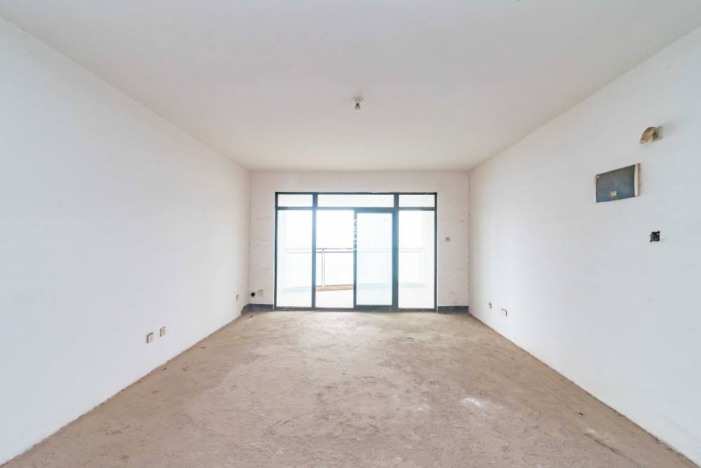 藏珑湖上国际花园  4室2厅2卫    238.0万