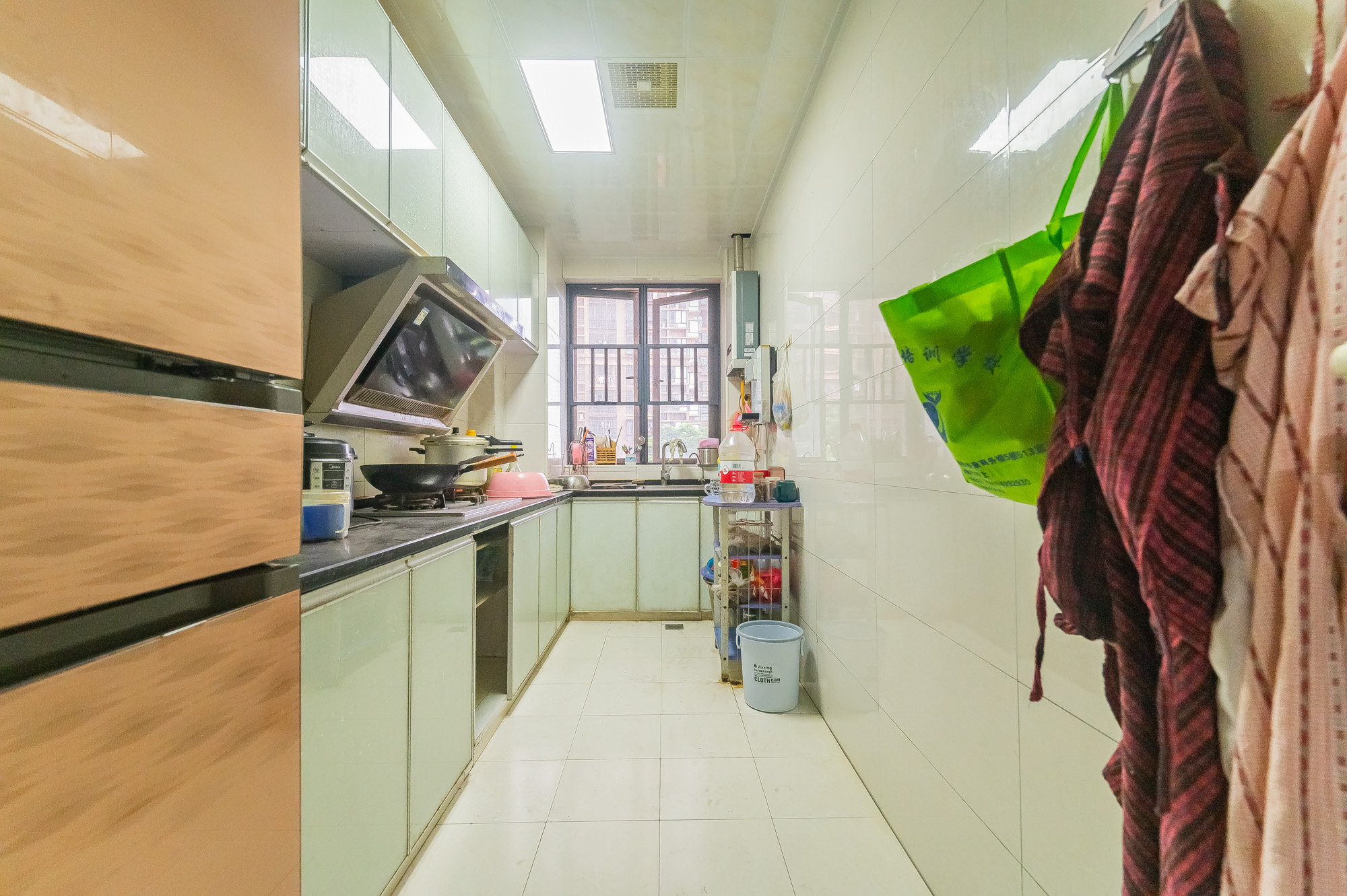 深业睿城 3室2厅2卫 106.80万 深业睿城 3室2厅2卫 106.80万厨房