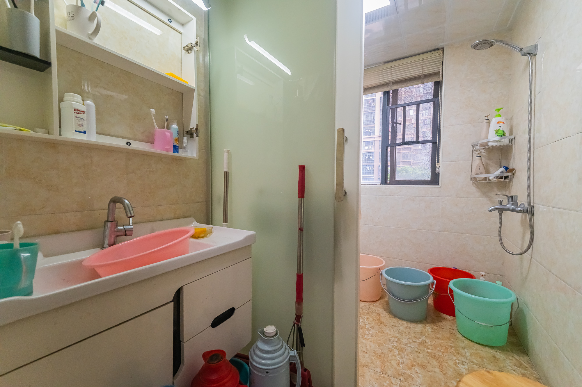 深业睿城 3室2厅2卫 106.80万 深业睿城 3室2厅2卫 106.80万卫生间