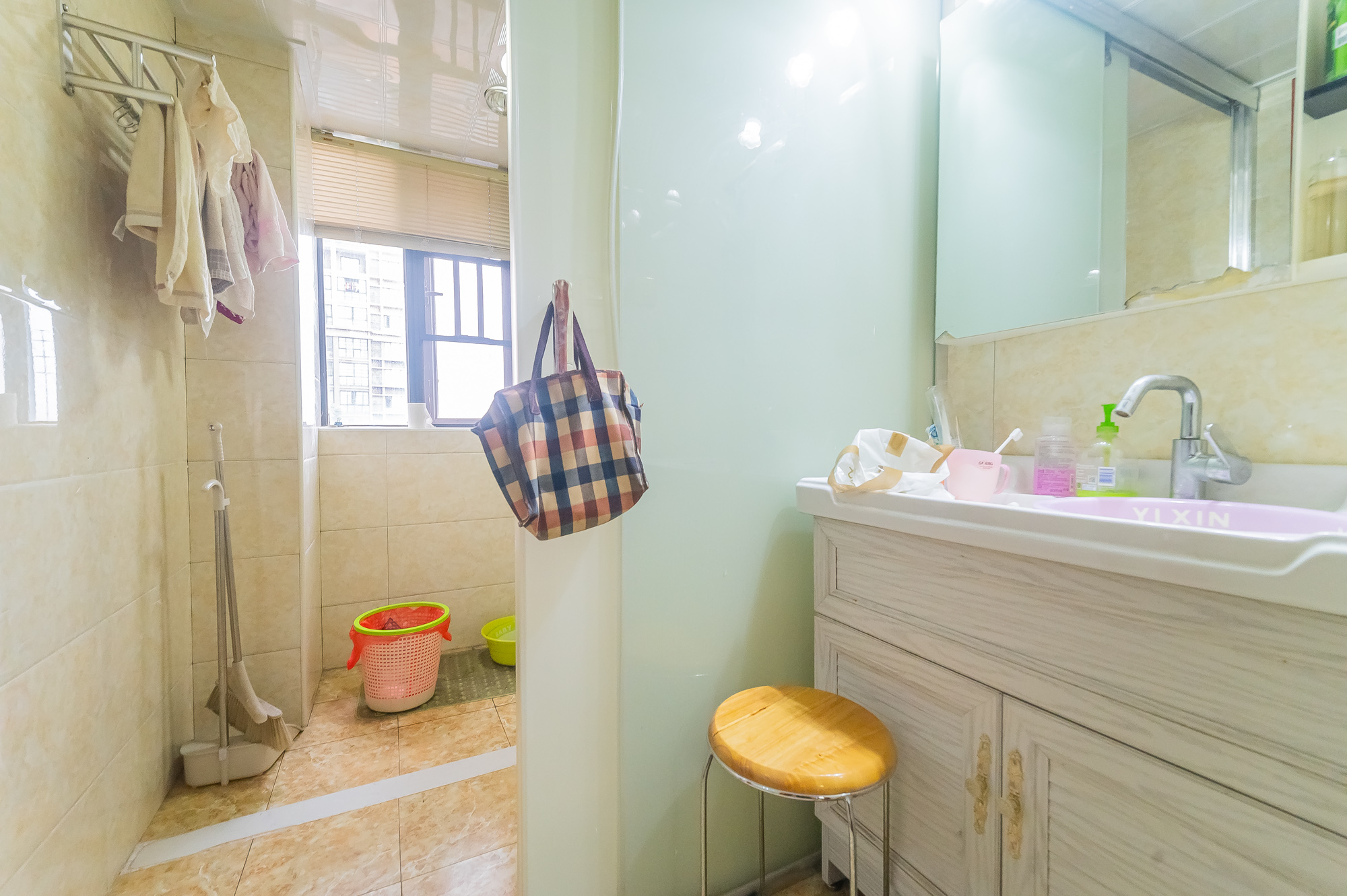 深业睿城 3室2厅2卫 106.80万 深业睿城 3室2厅2卫 106.80万卫生间