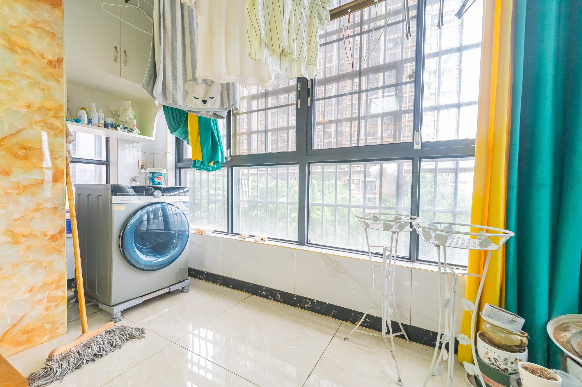 深业睿城 3室2厅2卫 106.80万 深业睿城 3室2厅2卫 106.80万阳台