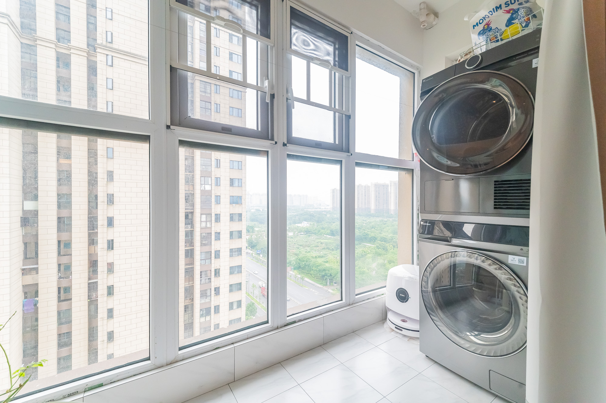 星湖湾二期高层  3室2厅1卫    85.0万 星湖湾二期高层  3室2厅1卫    85.0万阳台