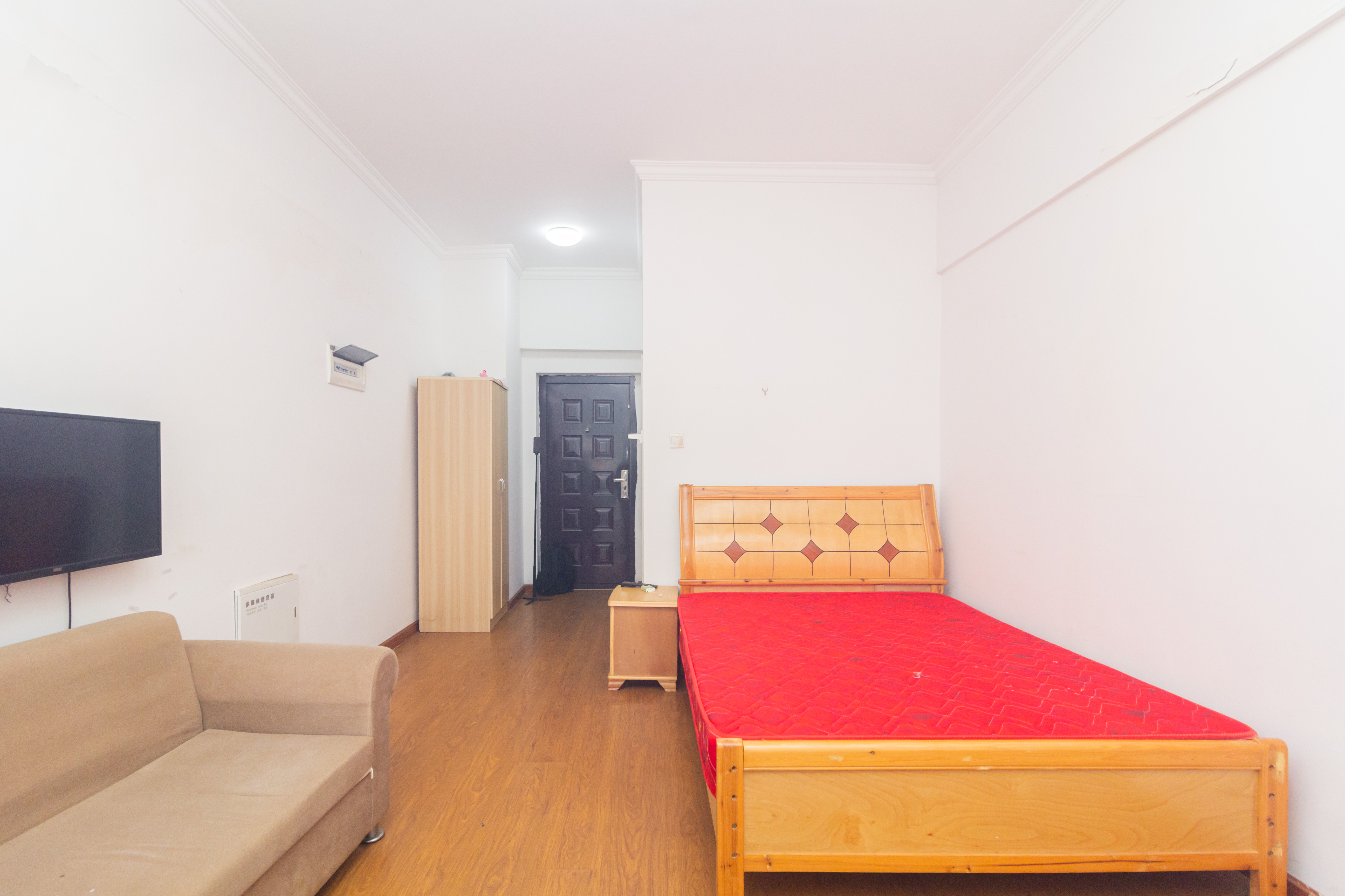 光明城市(星辰青年城)  1室1厅1卫    20.0万 光明城市(星辰青年城)  1室1厅1卫    20.0万客厅