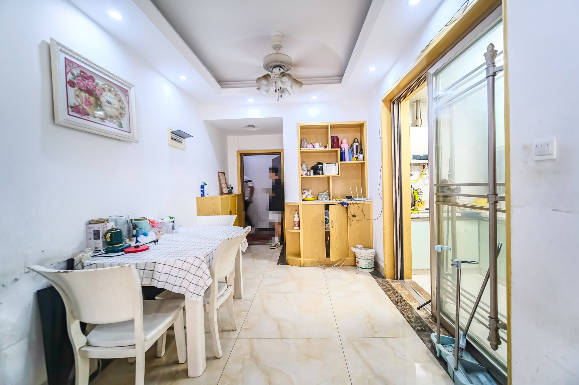 花样年华  4室2厅1卫    69.0万 花样年华  4室2厅1卫    69.0万客厅