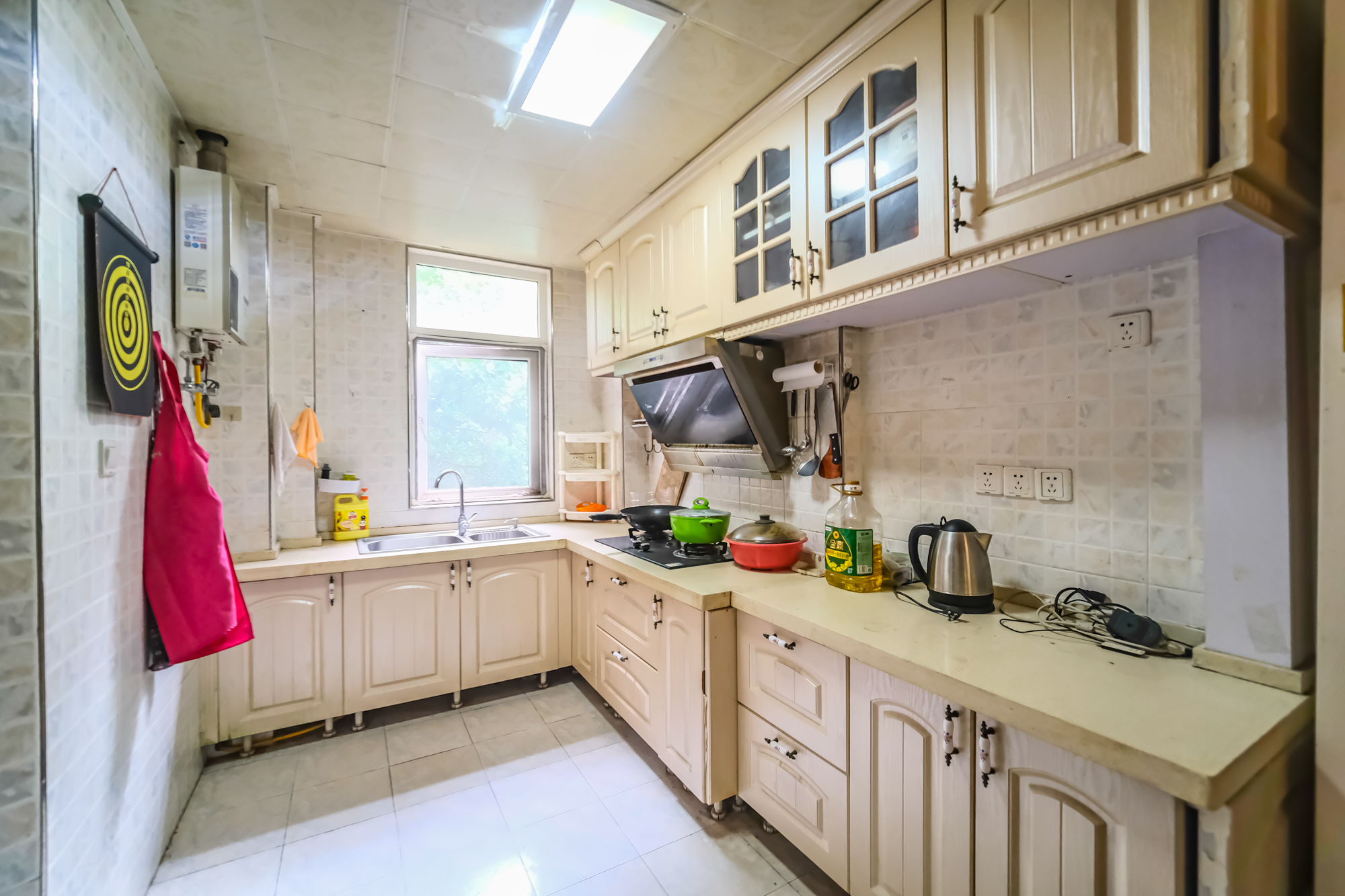 郡原居里  2室2厅1卫    83.1万 郡原居里  2室2厅1卫    83.1万厨房