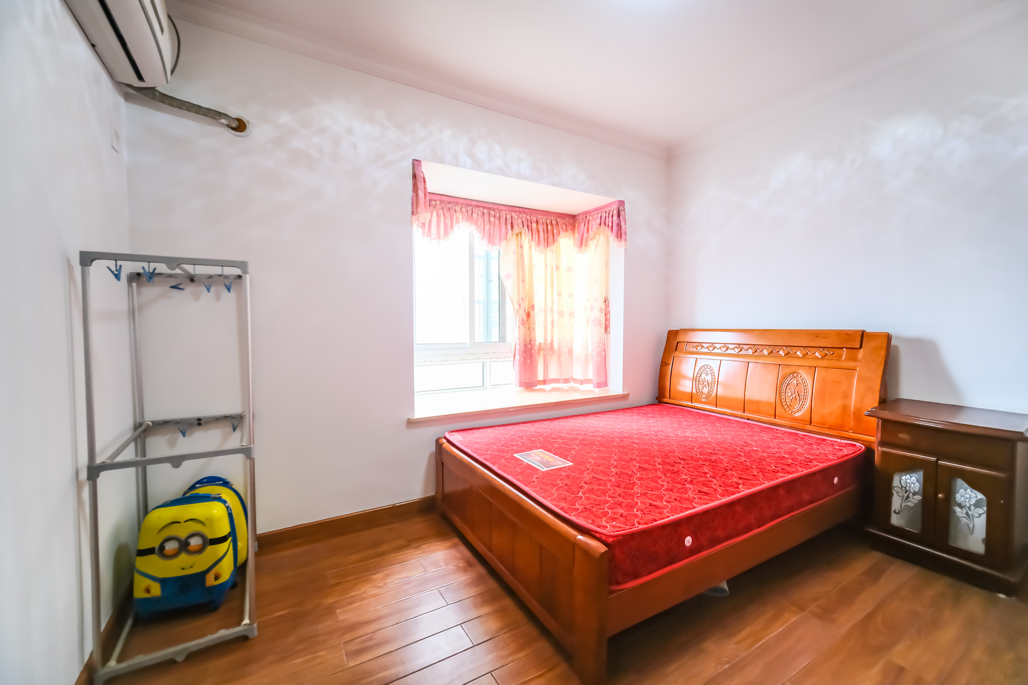 山水湾  3室2厅1卫    68.3万 山水湾  3室2厅1卫    68.3万卧室