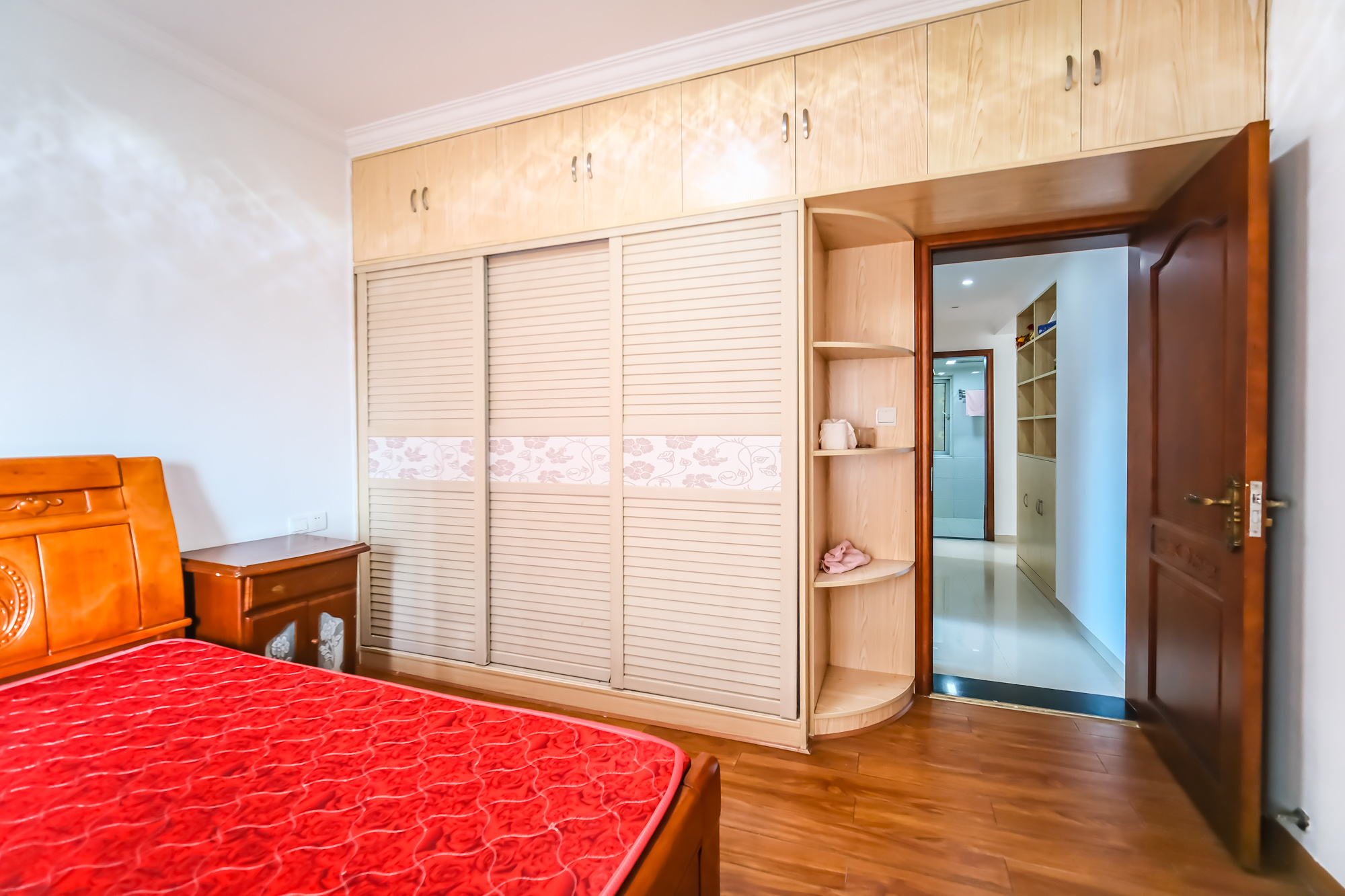 山水湾  3室2厅1卫    68.3万 山水湾  3室2厅1卫    68.3万卧室