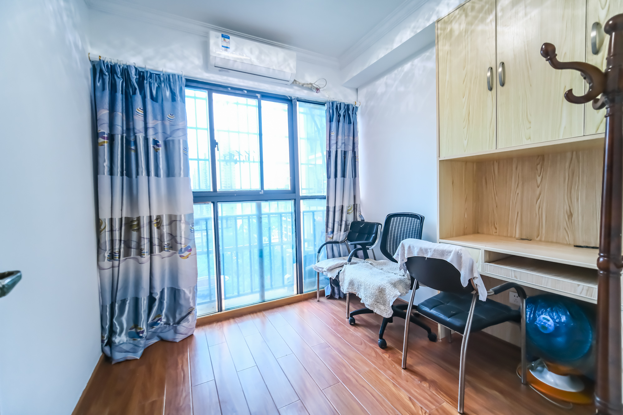 山水湾  3室2厅1卫    68.3万 山水湾  3室2厅1卫    68.3万卧室