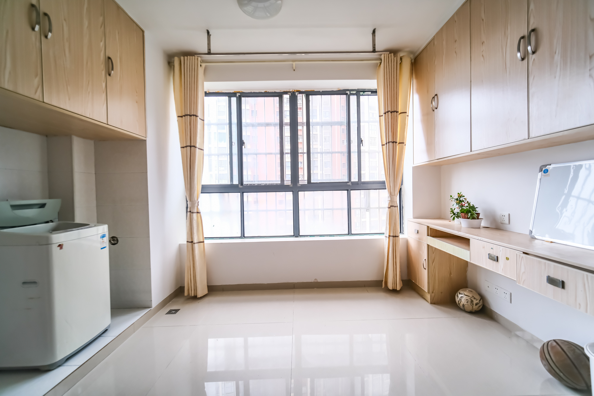 山水湾  3室2厅1卫    68.3万 山水湾  3室2厅1卫    68.3万阳台