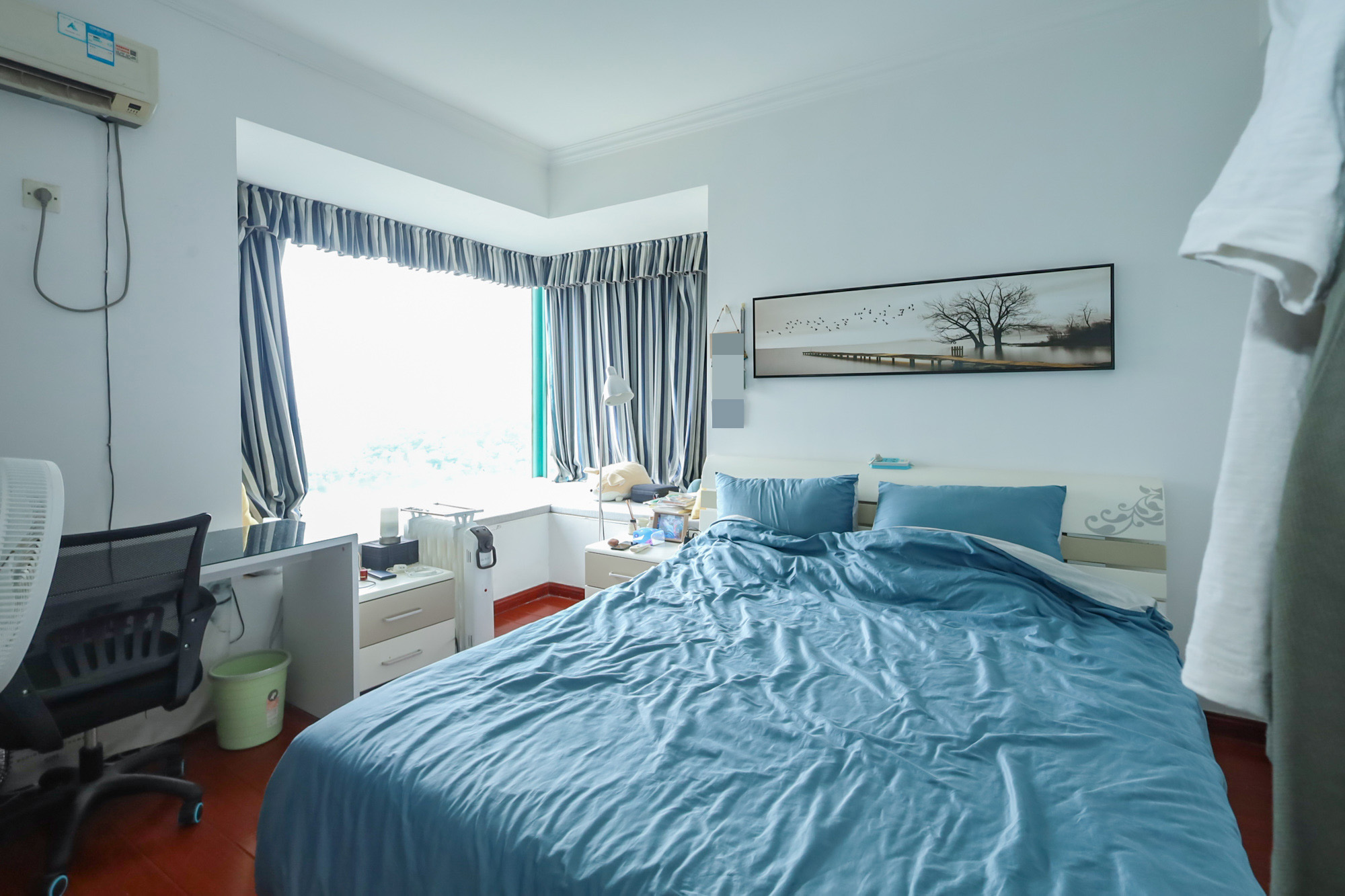 景秀江山 2室2厅1卫 95.0万 景秀江山 2室2厅1卫 95.0万卧室