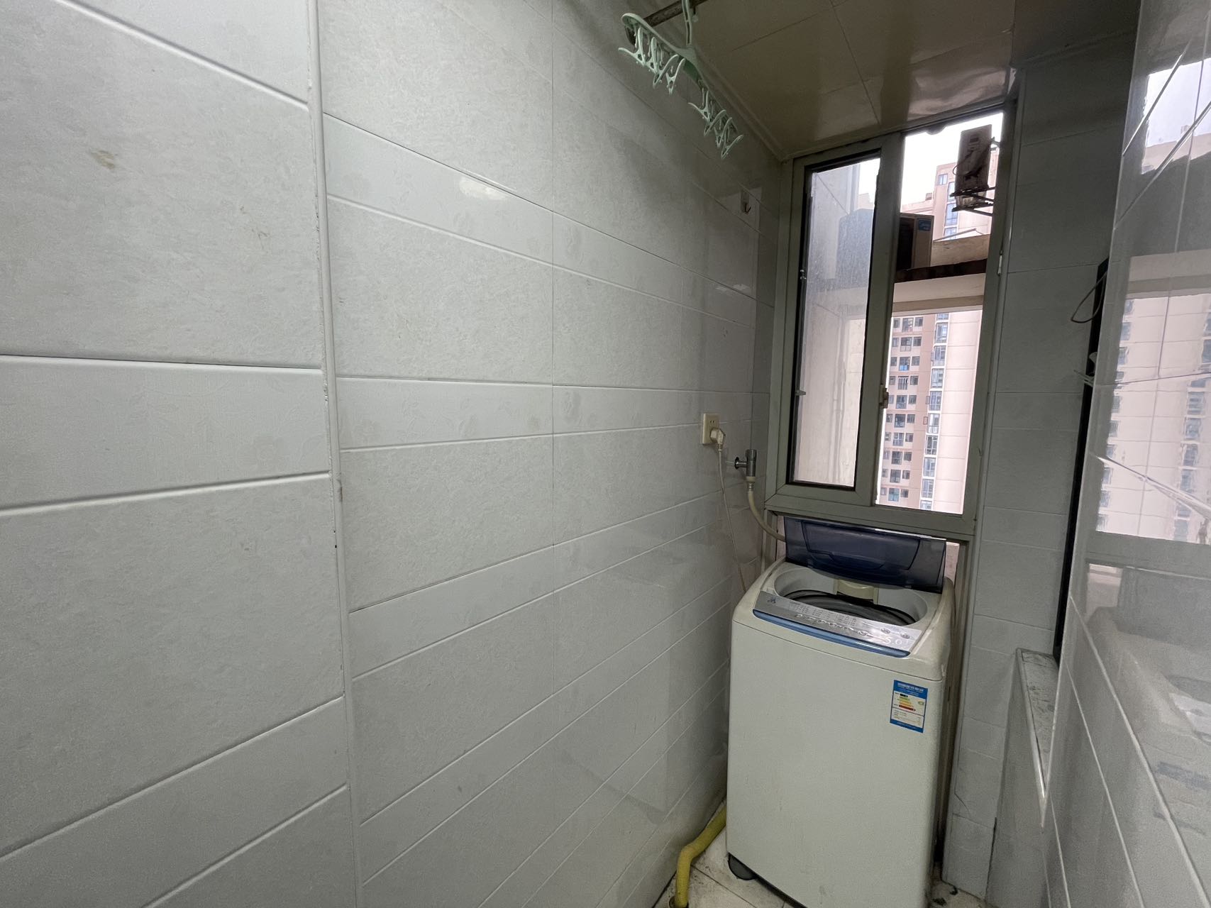 慈善大厦  1室1厅1卫    16.0万 慈善大厦  1室1厅1卫    16.0万室内图