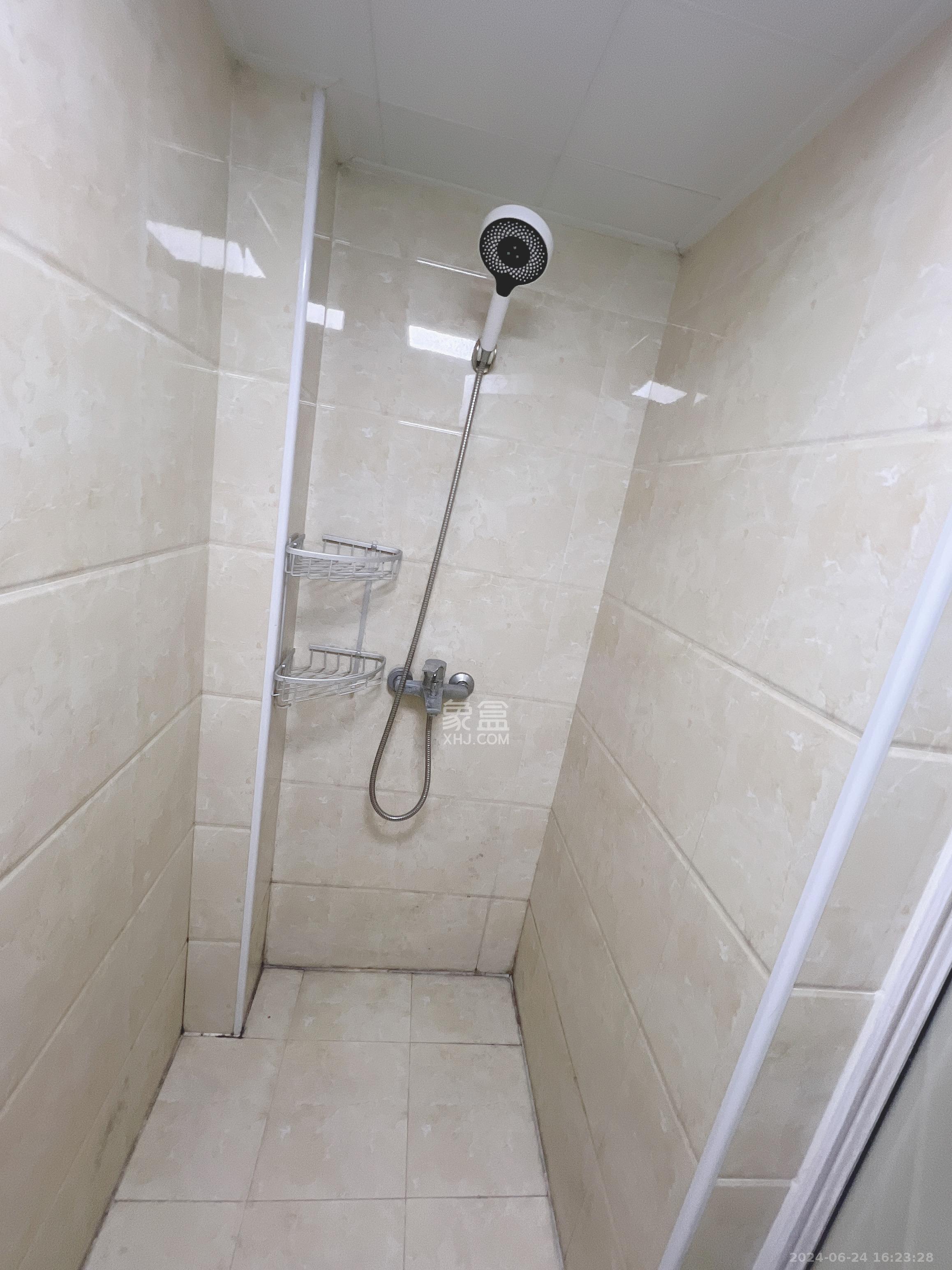 达美美立方  1室2厅1卫   2300.00元/月室内图
