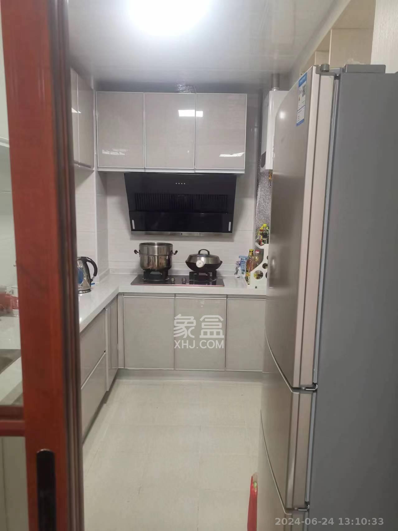 鸿运佳苑  3室2厅1卫   2200.00元/月室内图