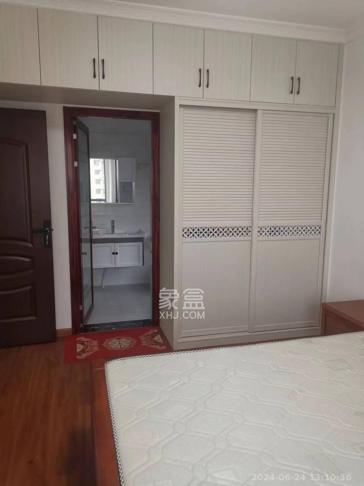 鸿运佳苑  3室2厅1卫   2200.00元/月室内图