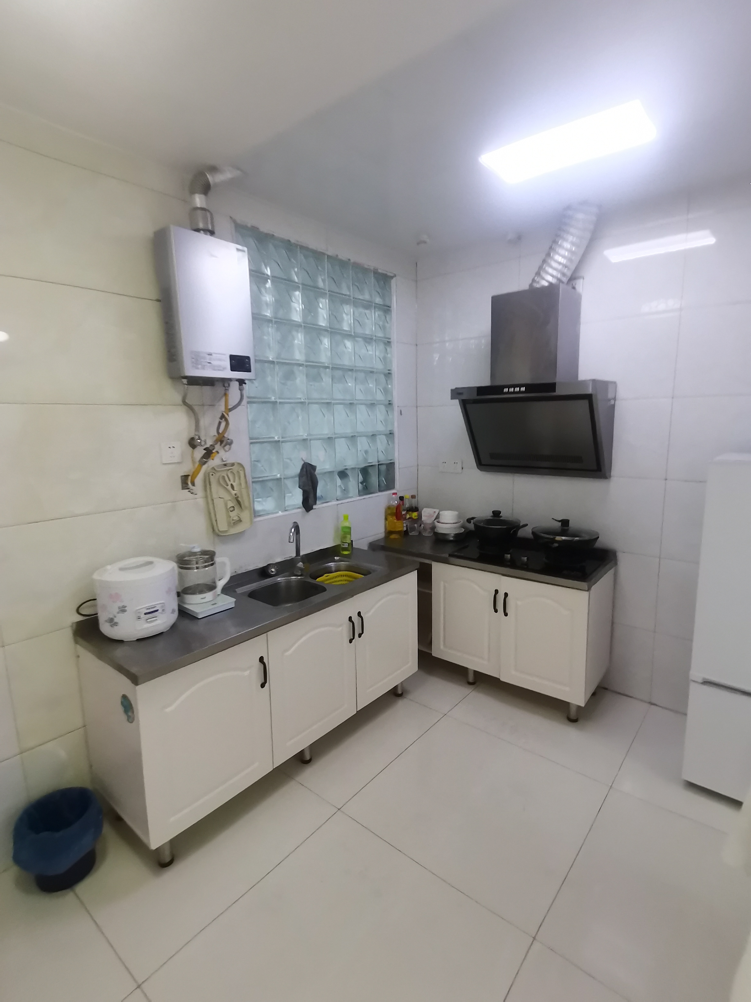 宝顺豪苑  2室2厅1卫    2500.0元/月 宝顺豪苑  2室2厅1卫    2500.0元/月室内图