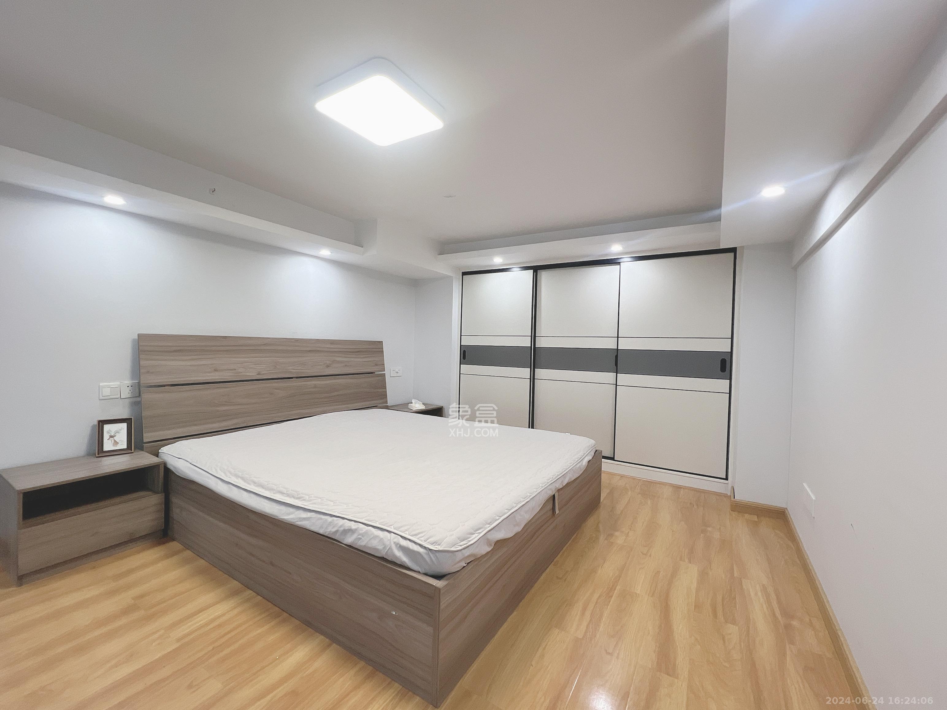 达美美立方  1室2厅1卫   2300.00元/月室内图