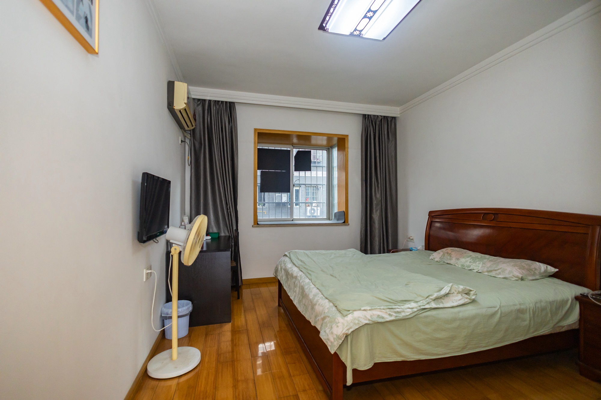 湘绣城  3室2厅1卫    49.8万 湘绣城  3室2厅1卫    49.8万卧室