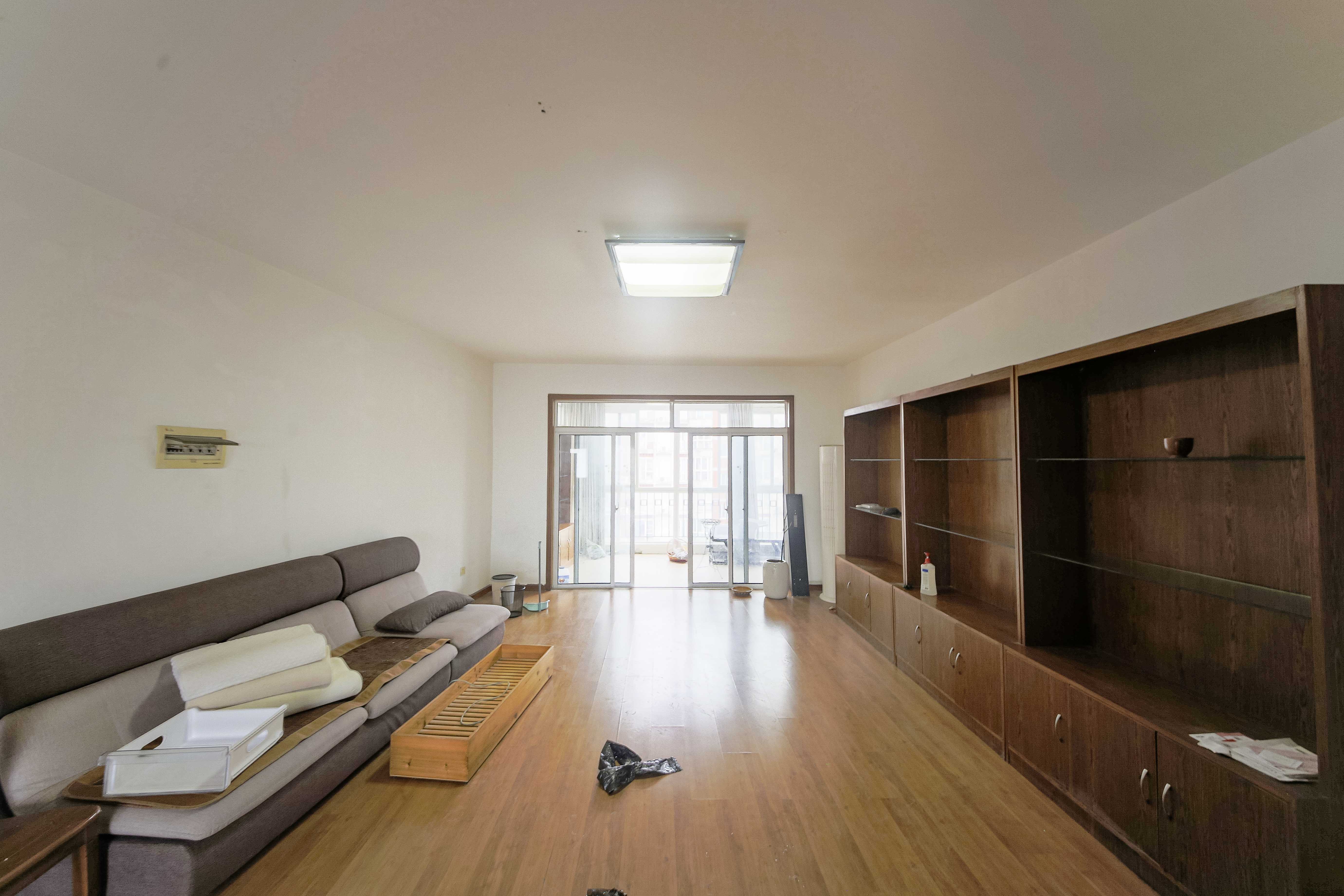 君临青园花都  3室2厅2卫    89.0万 君临青园花都  3室2厅2卫    89.0万