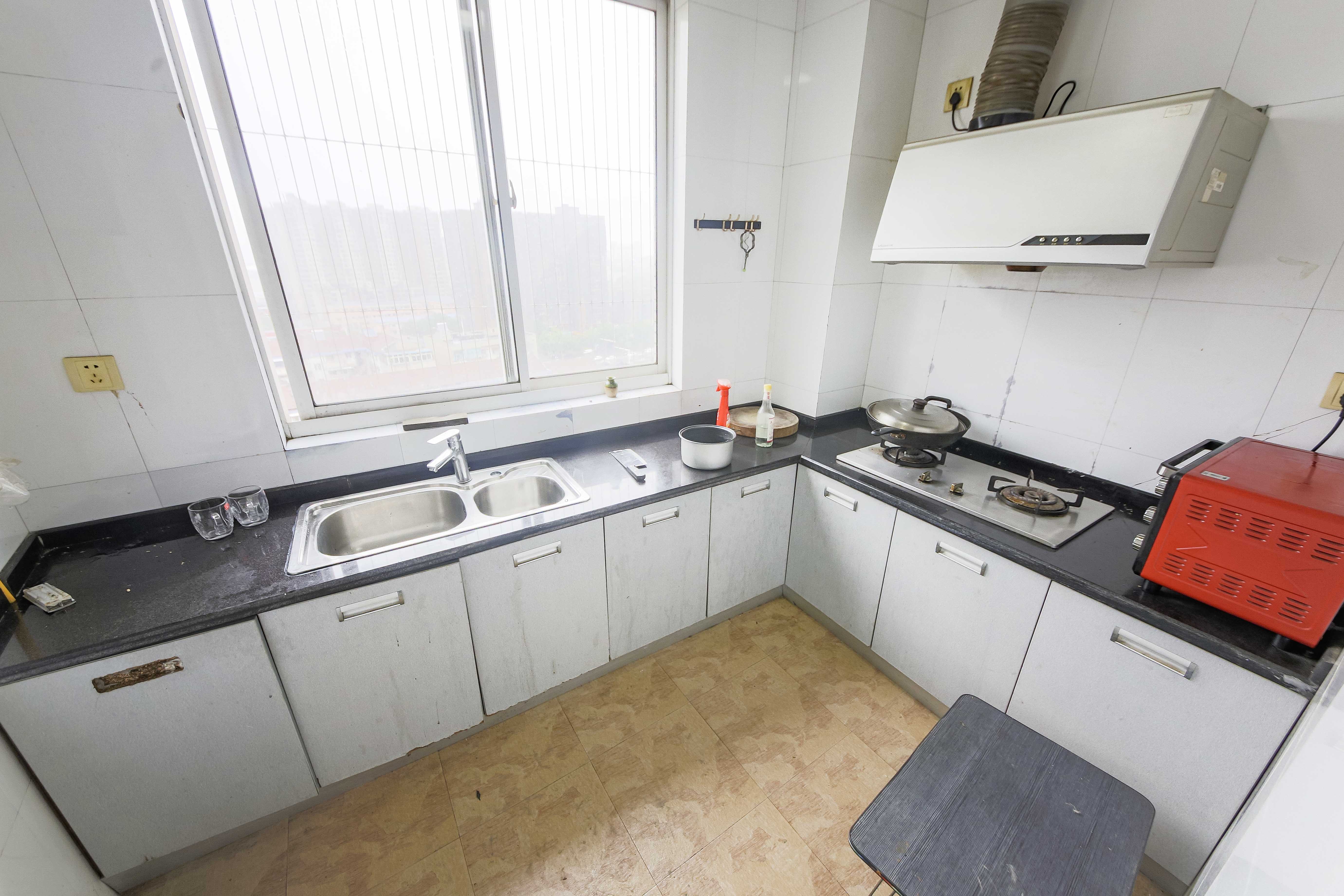 君临青园花都  3室2厅2卫    89.0万 君临青园花都  3室2厅2卫    89.0万厨房