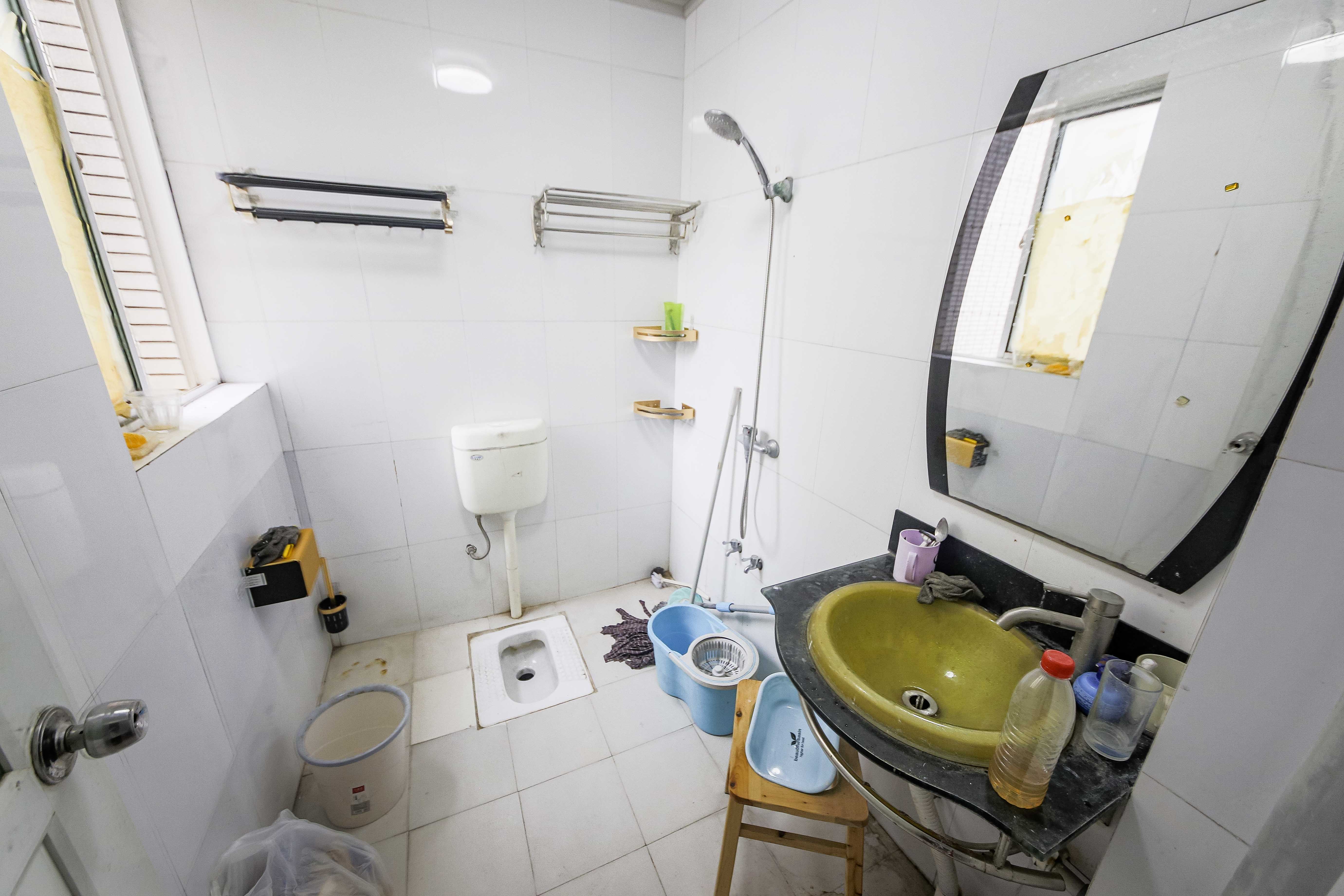 君临青园花都  3室2厅2卫    89.0万 君临青园花都  3室2厅2卫    89.0万卫生间