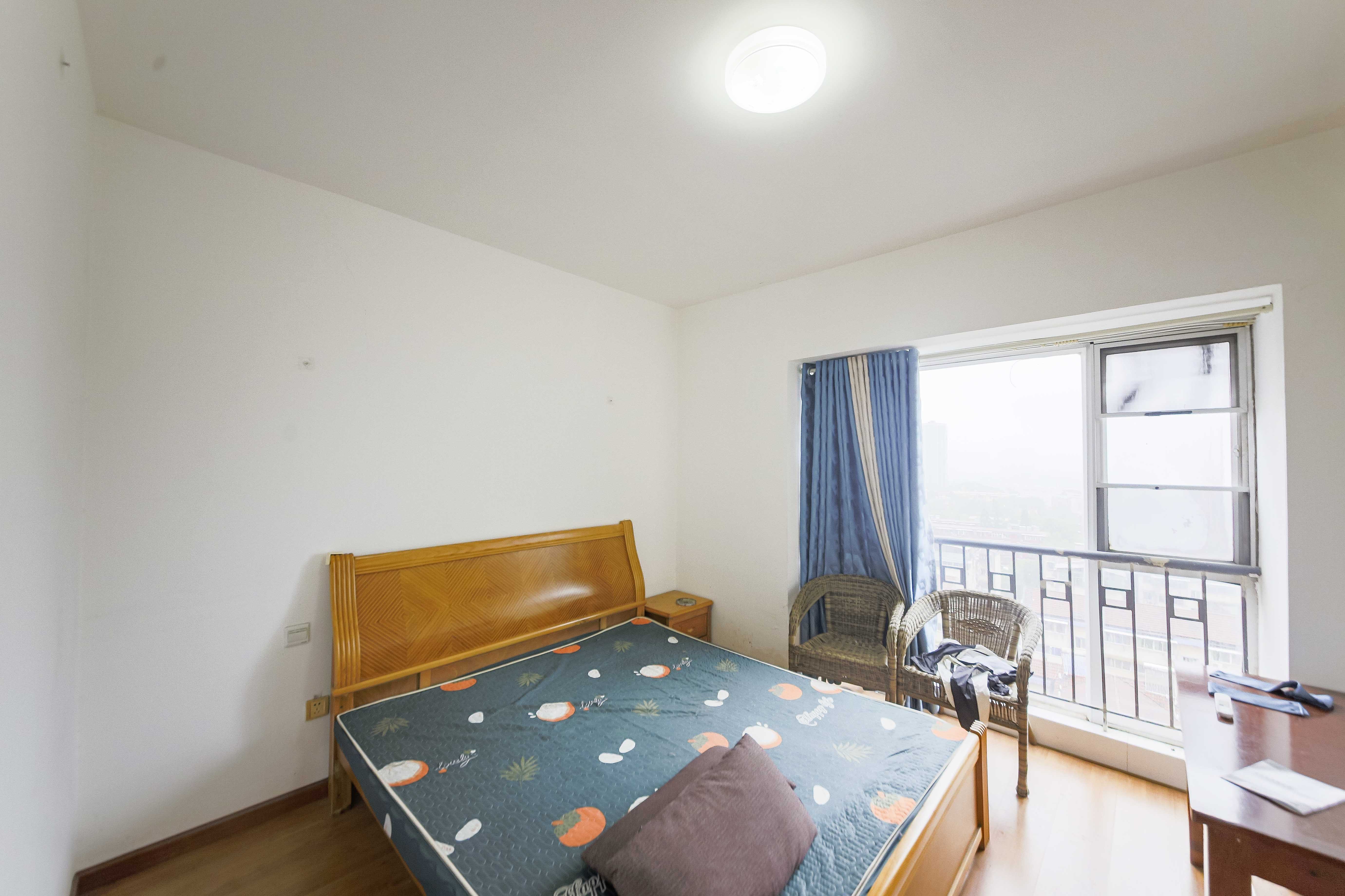 君临青园花都  3室2厅2卫    89.0万 君临青园花都  3室2厅2卫    89.0万卧室