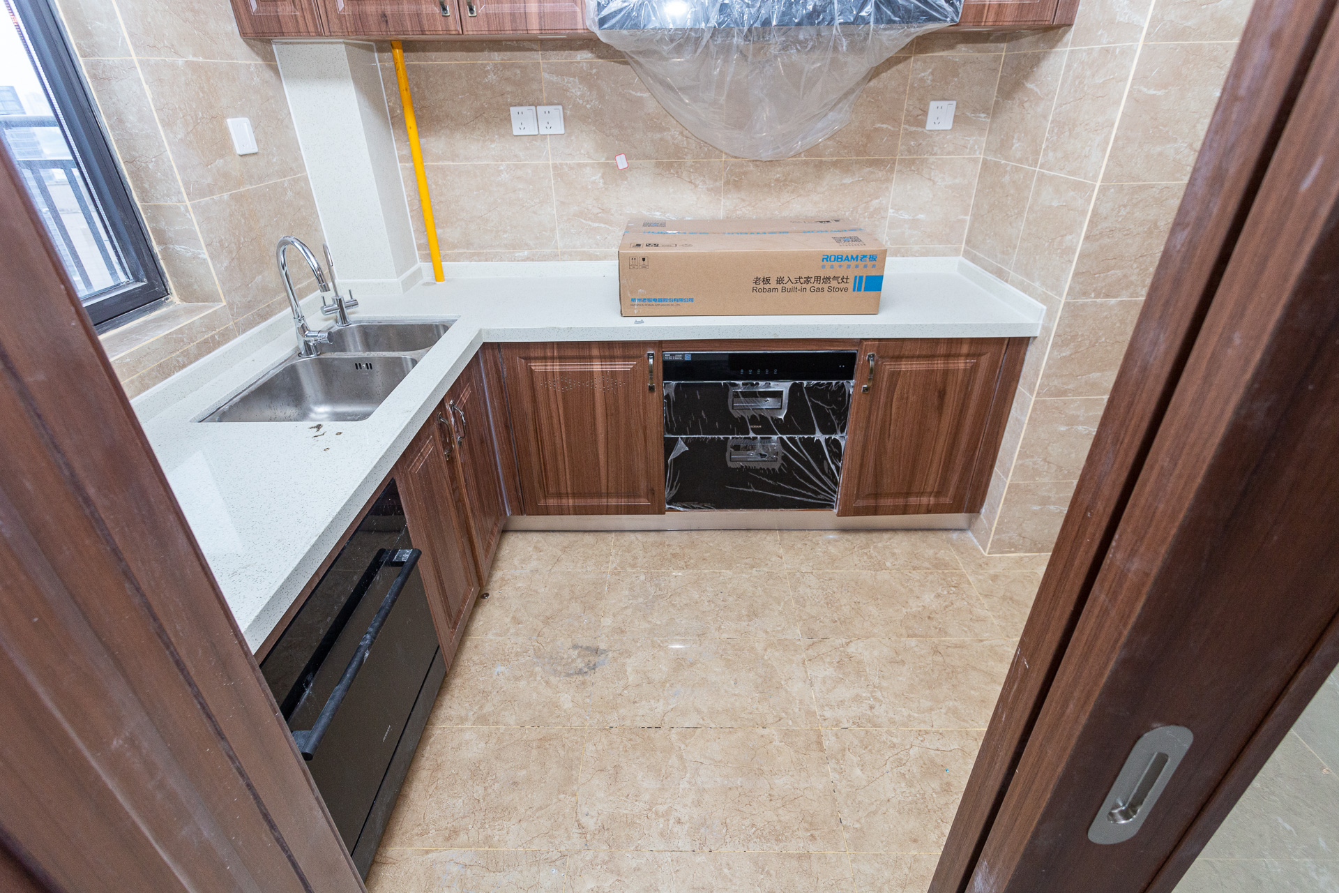 万润滨江天著  5室2厅2卫    169.0万 万润滨江天著  5室2厅2卫    169.0万厨房