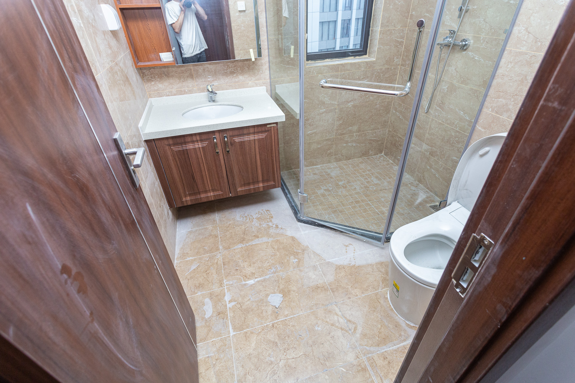 万润滨江天著  5室2厅2卫    169.0万 万润滨江天著  5室2厅2卫    169.0万卫生间