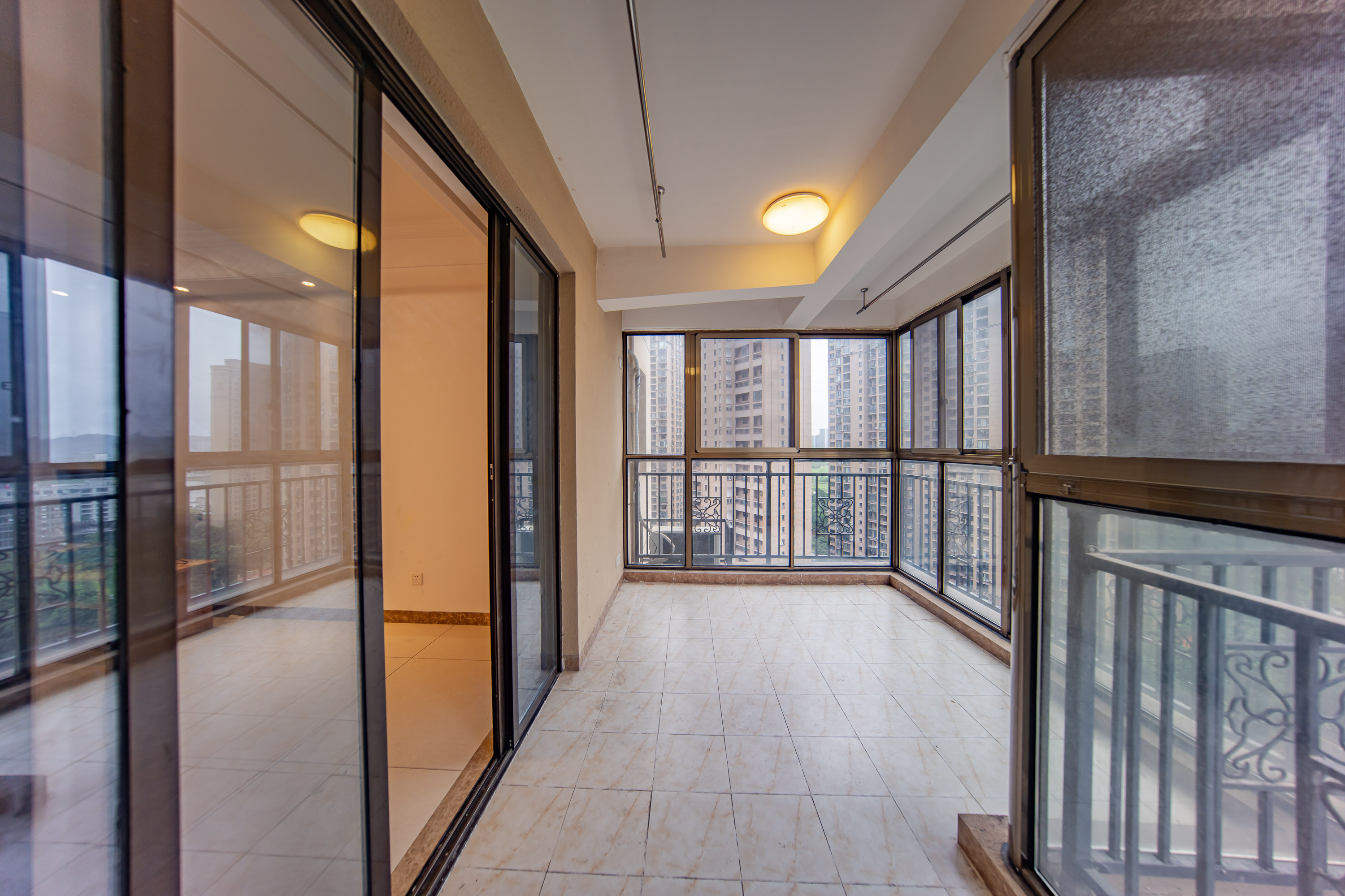 江山帝景哈佛 2室1厅1卫 65.0万 江山帝景哈佛 2室1厅1卫 65.0万阳台