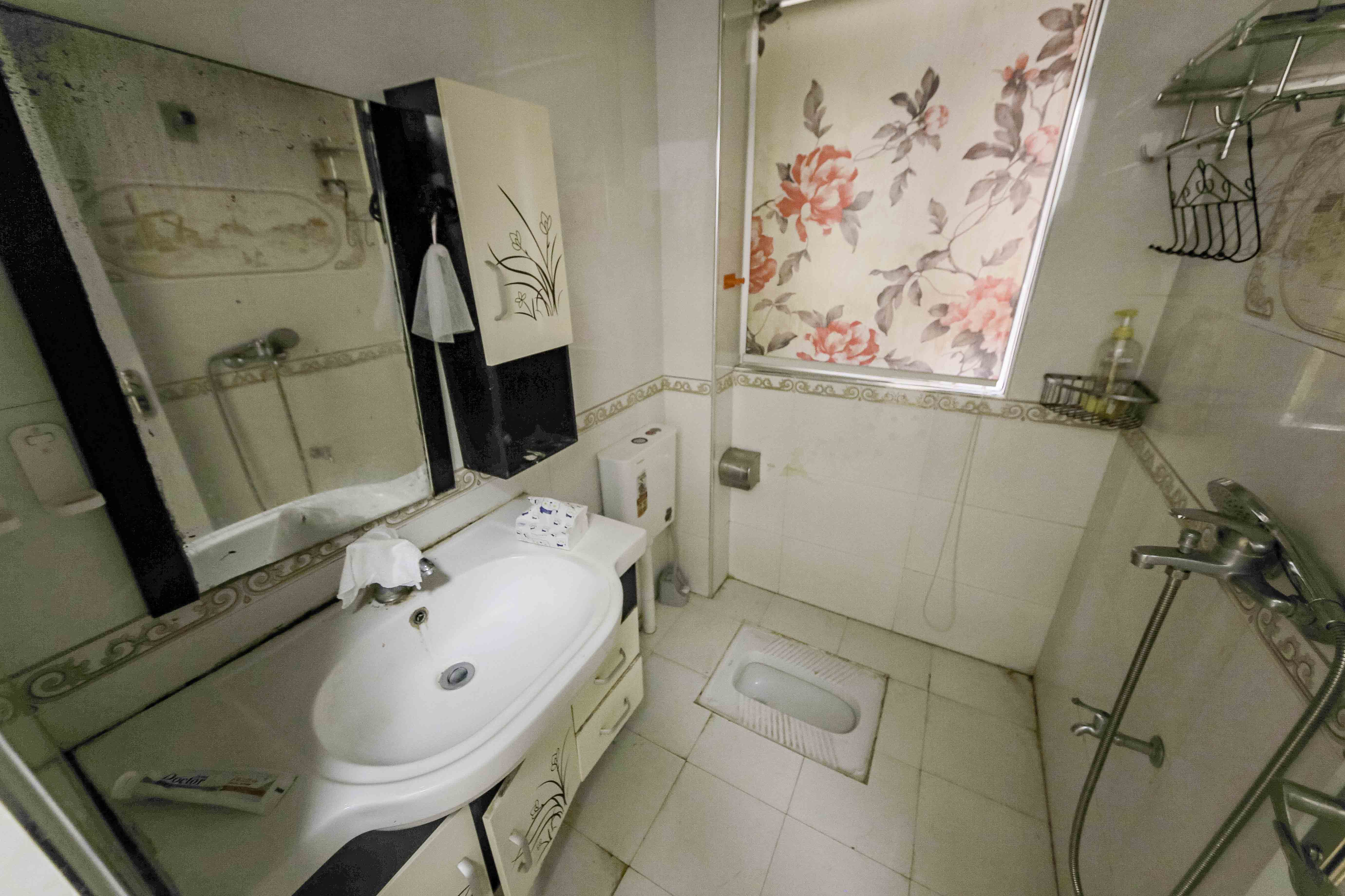 湘府东苑  1室1厅1卫   43.00万卫生间