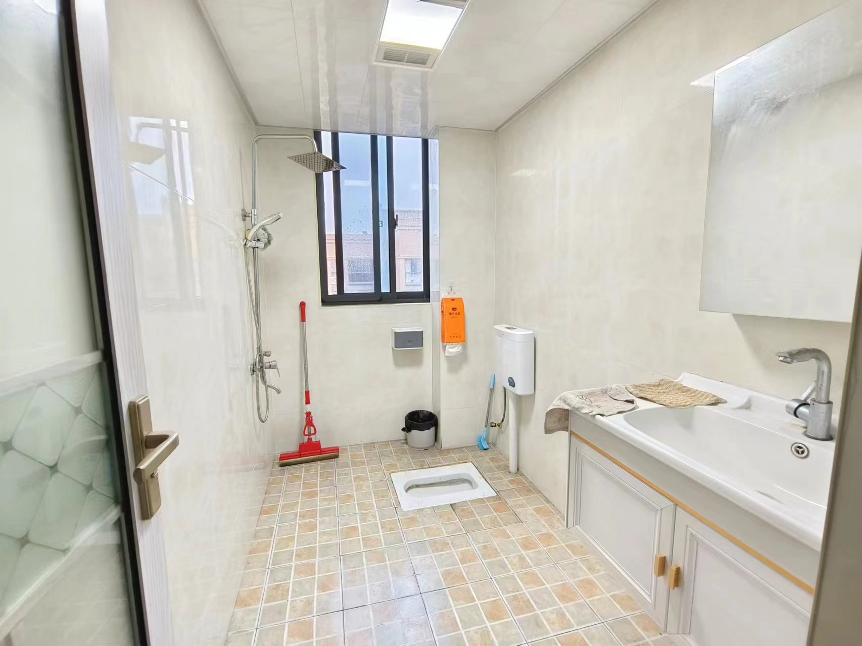 学府华庭 1室2厅2卫 48.0万 学府华庭 1室2厅2卫 48.0万室内图