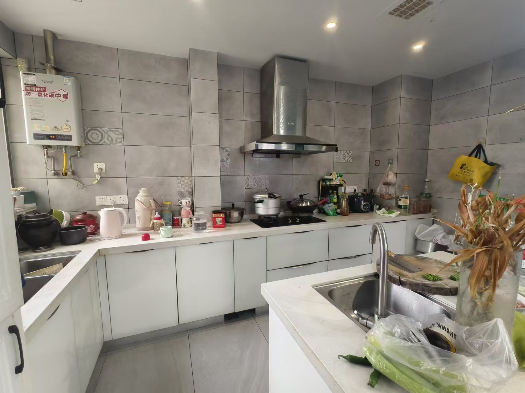 奥园广场  4室2厅2卫    81.0万 奥园广场  4室2厅2卫    81.0万室内图