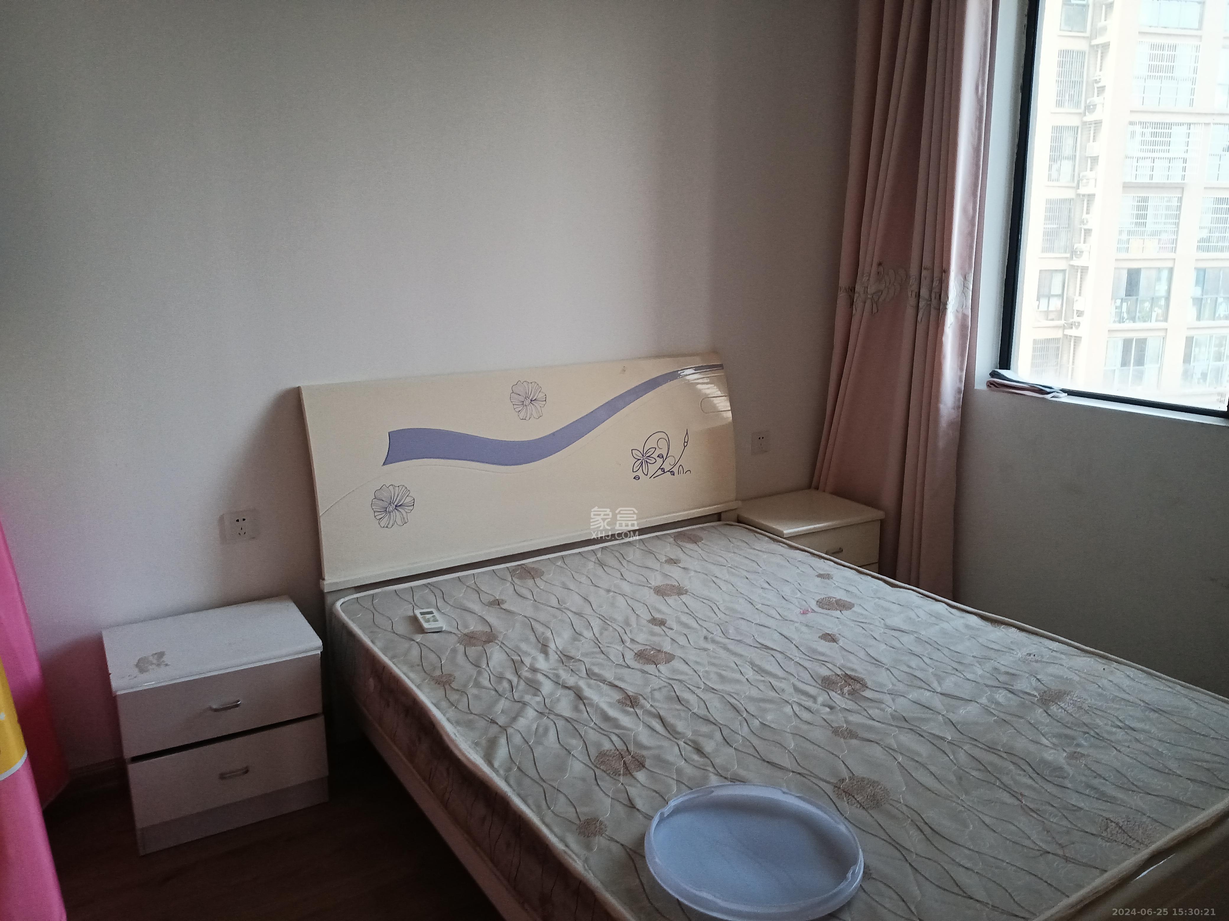江河东澜湾  3室1厅1卫   1100.00元/月室内图