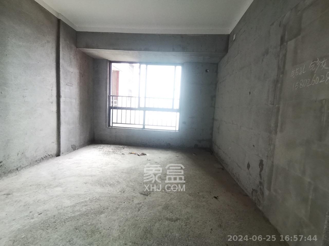 中南汽车世界  2室2厅1卫   1100.00元/月室内图1