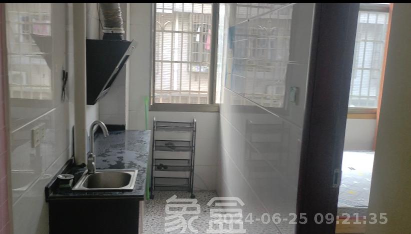 清水小区（浪琴湾清水小区）  1室1厅1卫   1300.00元/月室内图