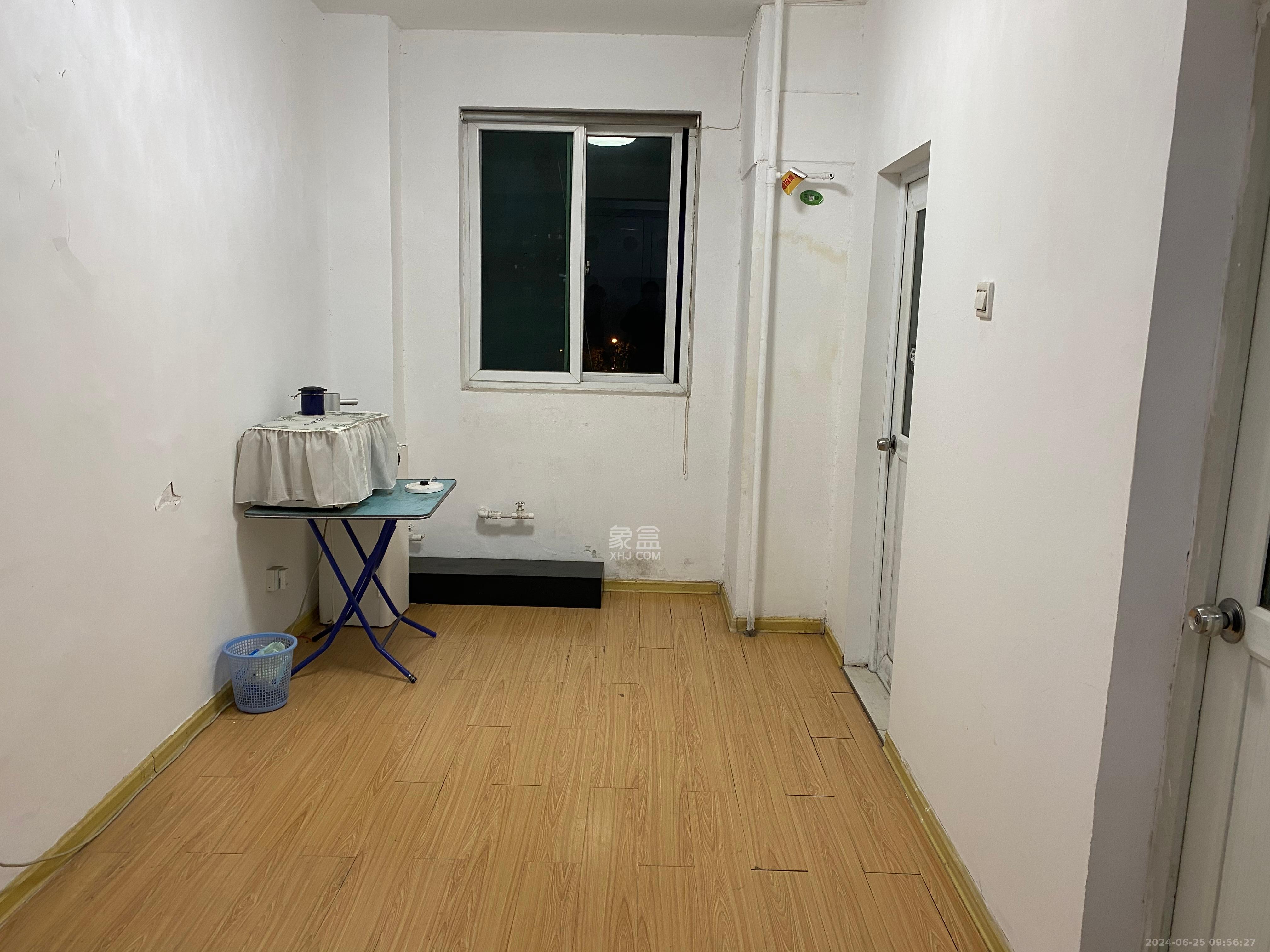 佳远小区（马王堆）  4室2厅1卫   3200.00元/月室内图