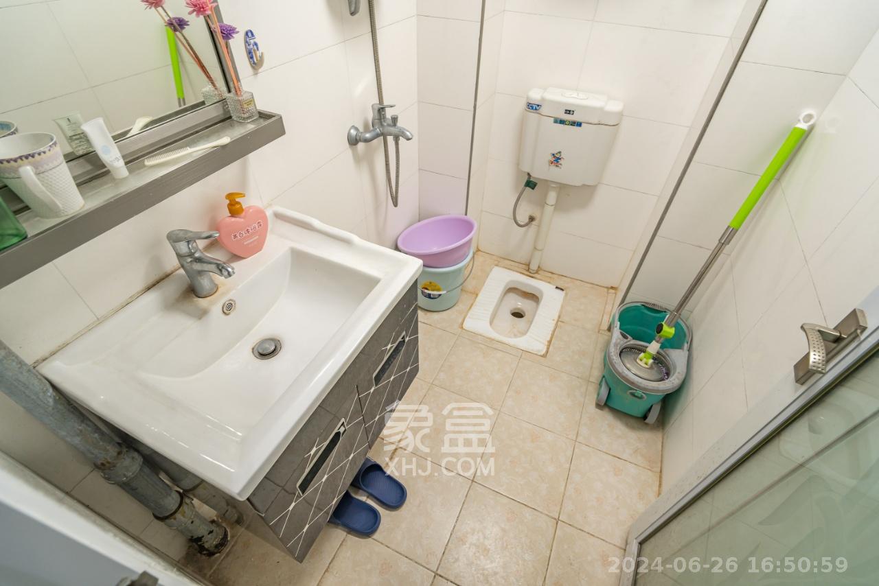 枫华府第  1室1厅1卫   1100.00元/月室内图