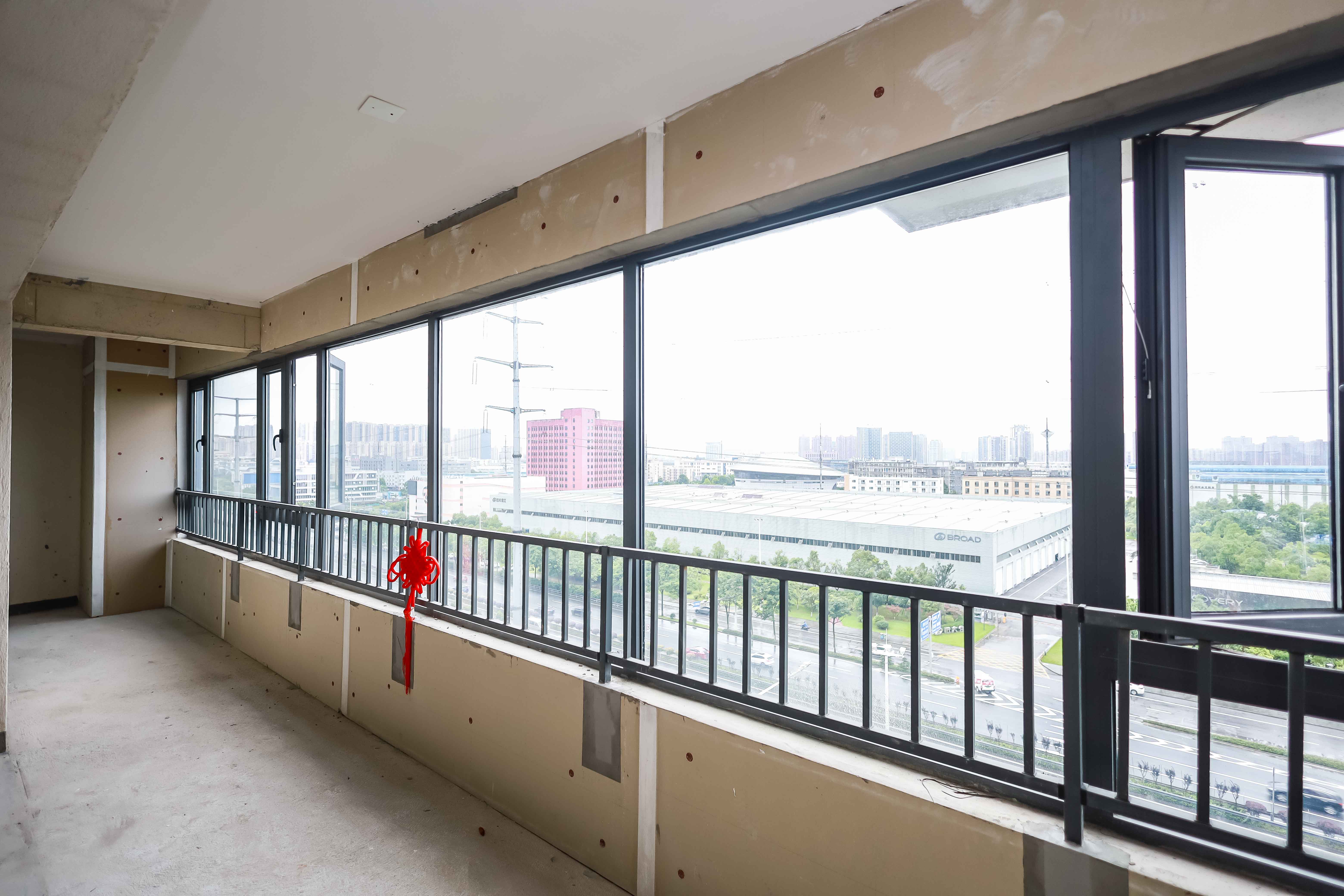 保利恒伟时光印象  3室1厅2卫   108.00万阳台