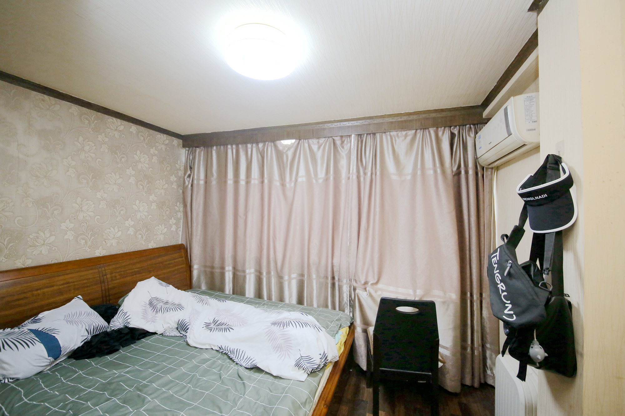东广济桥社区  2室2厅1卫   44.00万卧室