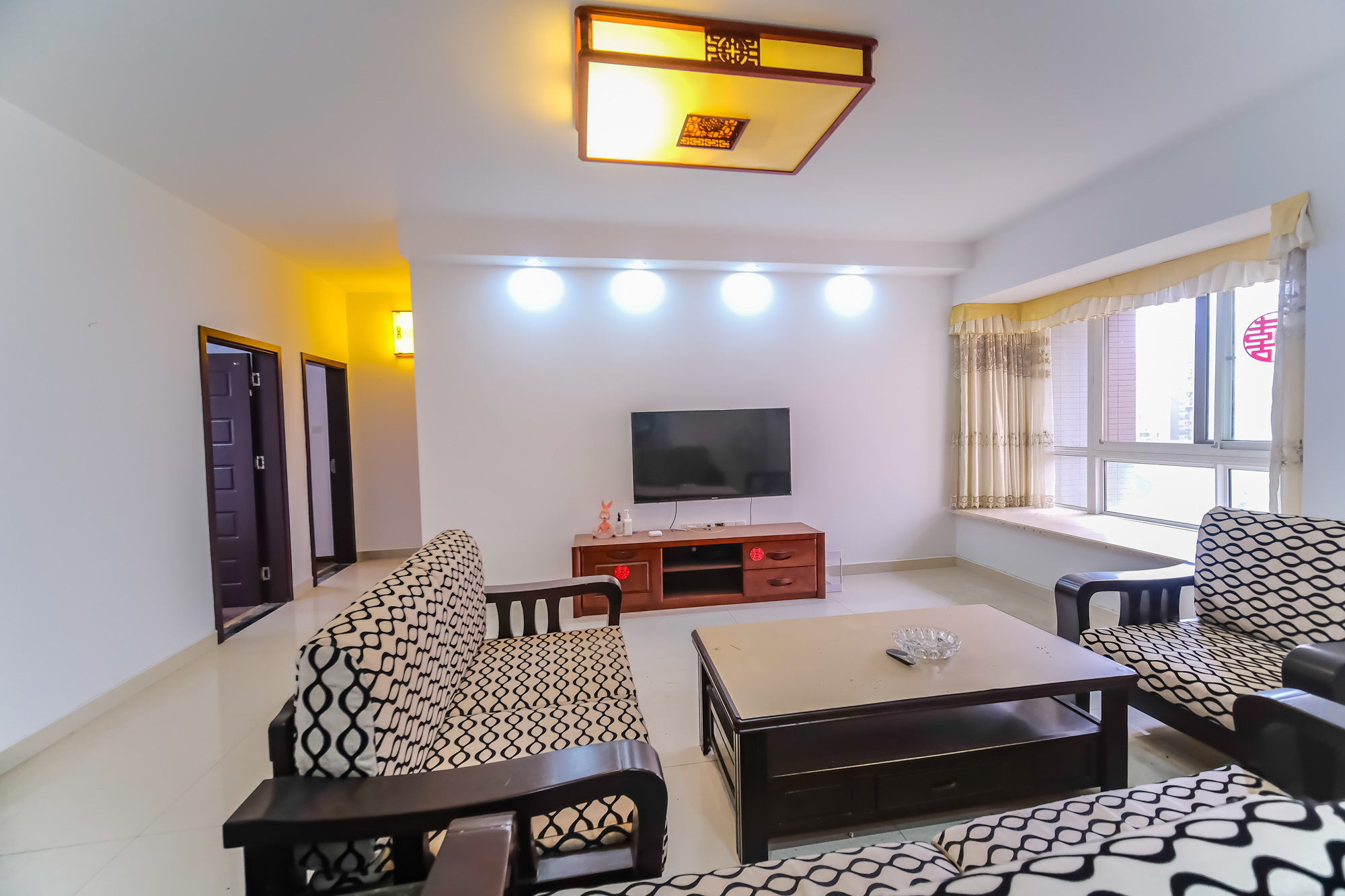 山水湾 4室2厅2卫 70.0万 山水湾 4室2厅2卫 70.0万客厅