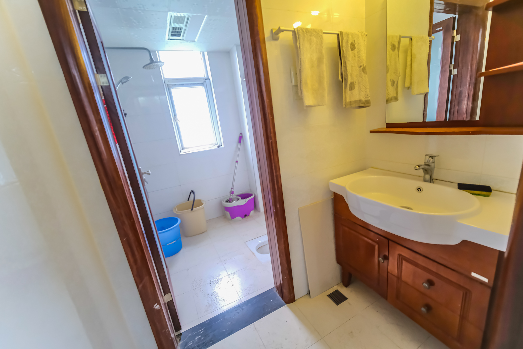 山水湾 4室2厅2卫 70.0万 山水湾 4室2厅2卫 70.0万卫生间