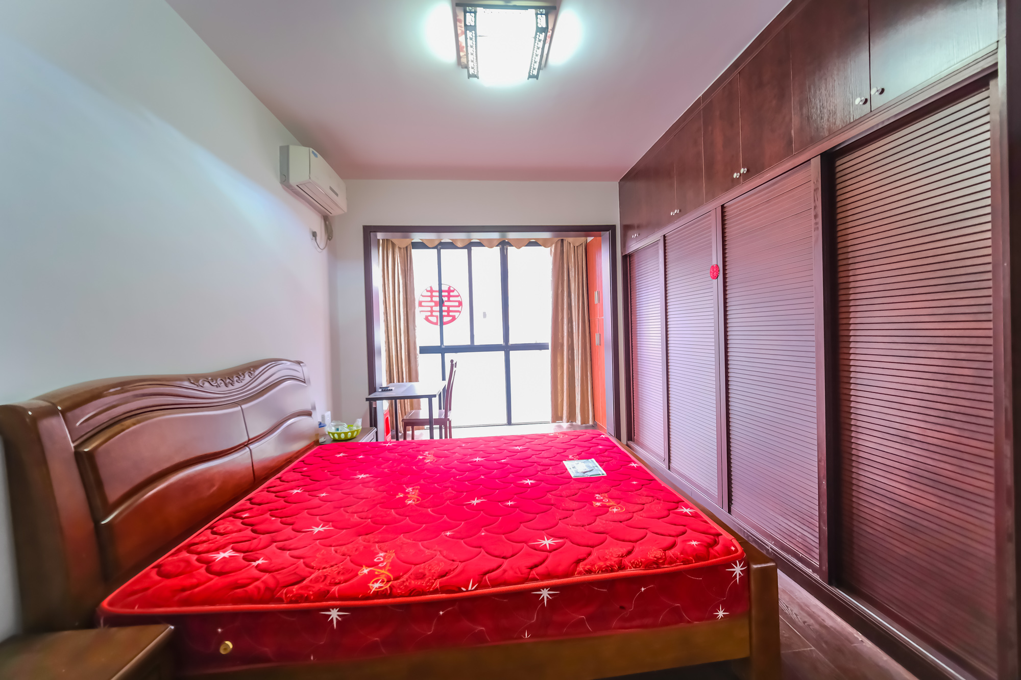 山水湾 4室2厅2卫 70.0万 山水湾 4室2厅2卫 70.0万卧室