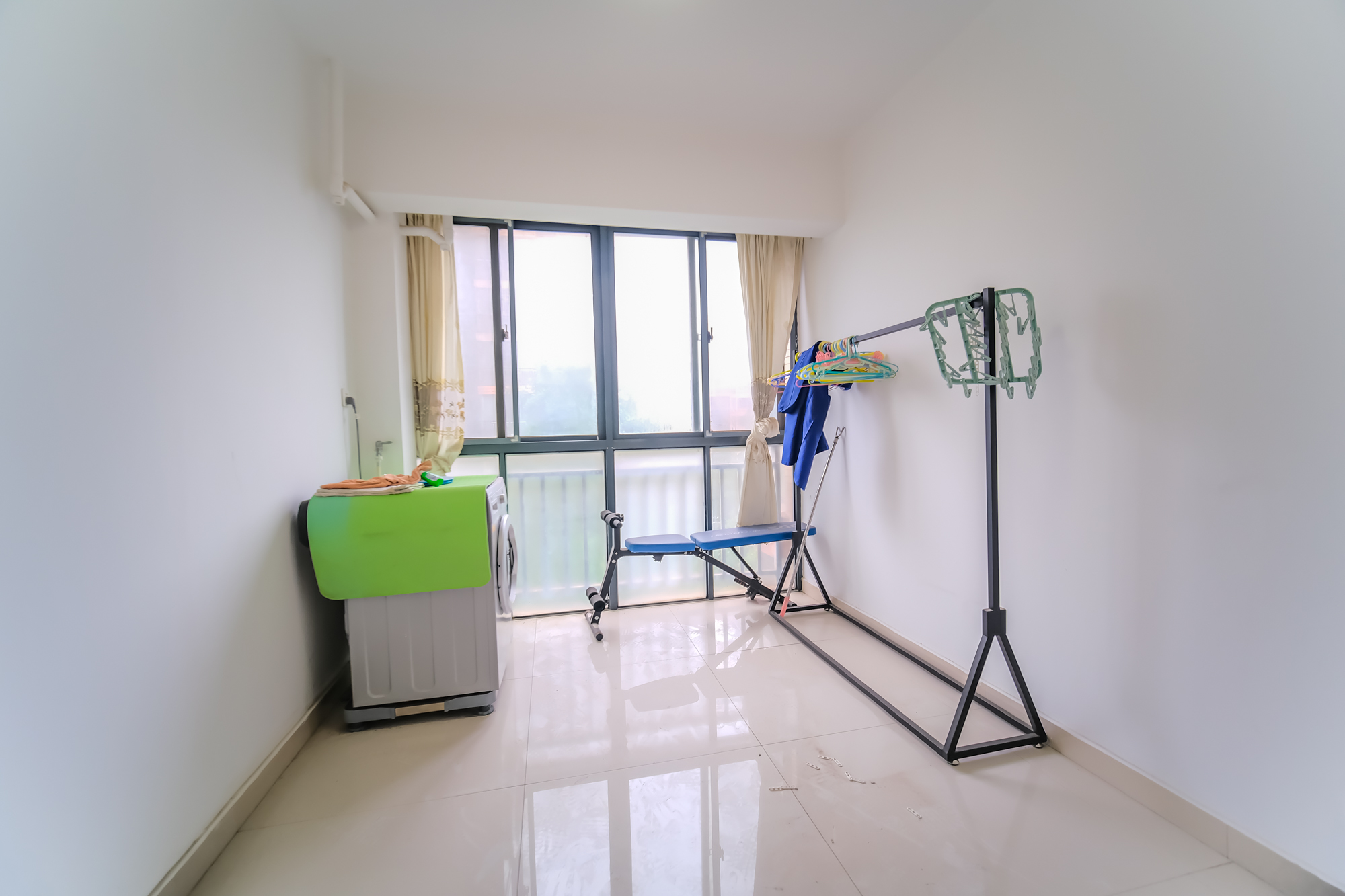 山水湾 4室2厅2卫 70.0万 山水湾 4室2厅2卫 70.0万卧室